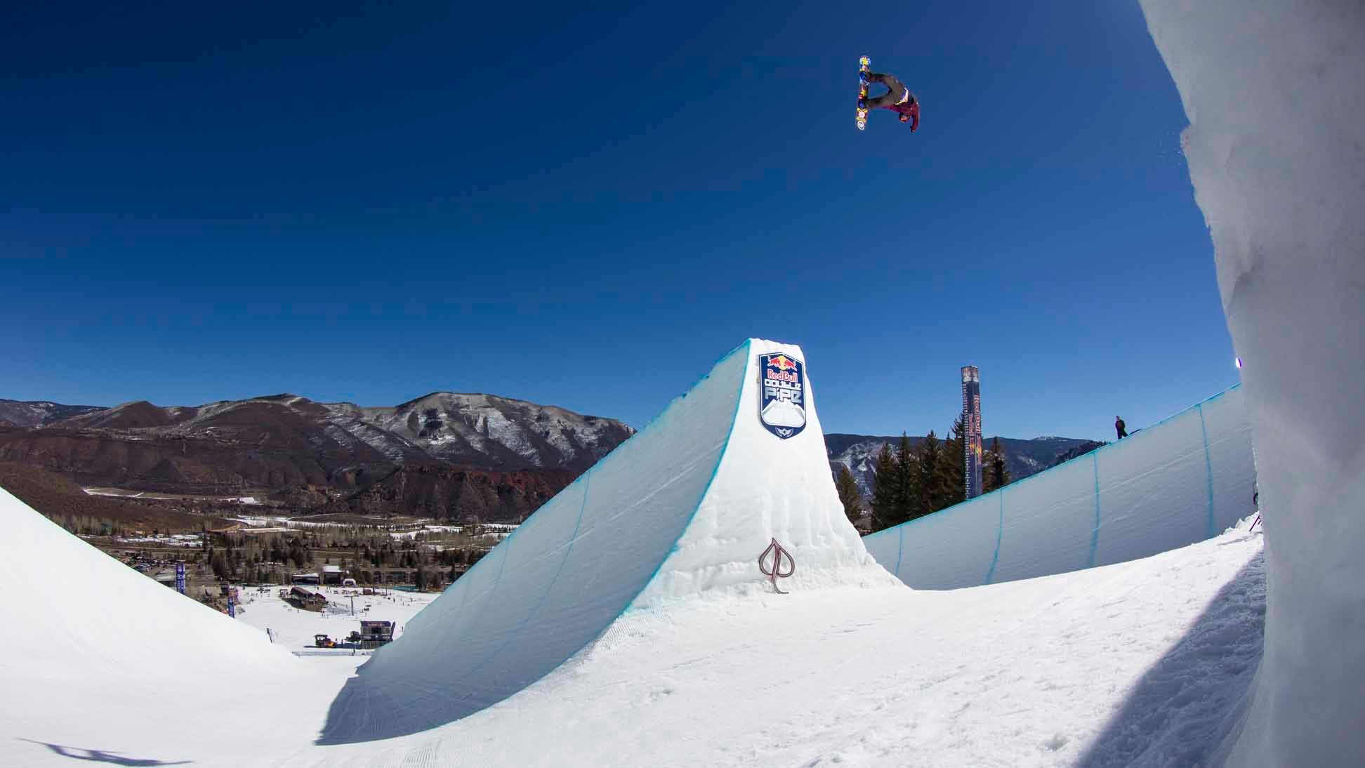 Snowboard Contest on Massive Twin Superpipes - Red Bull Double Pipe ...