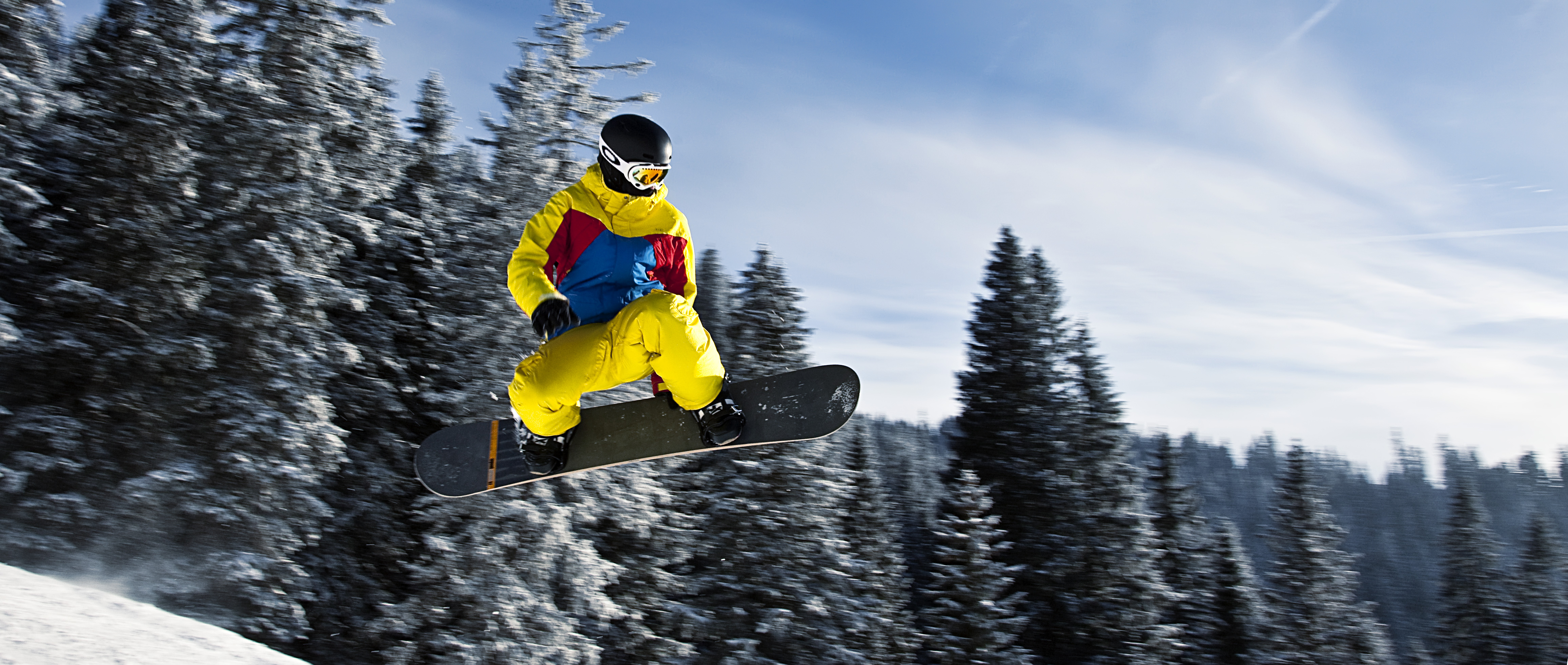 File:Snowboarder in flight (Tannheim, Austria).jpg - Wikimedia Commons
