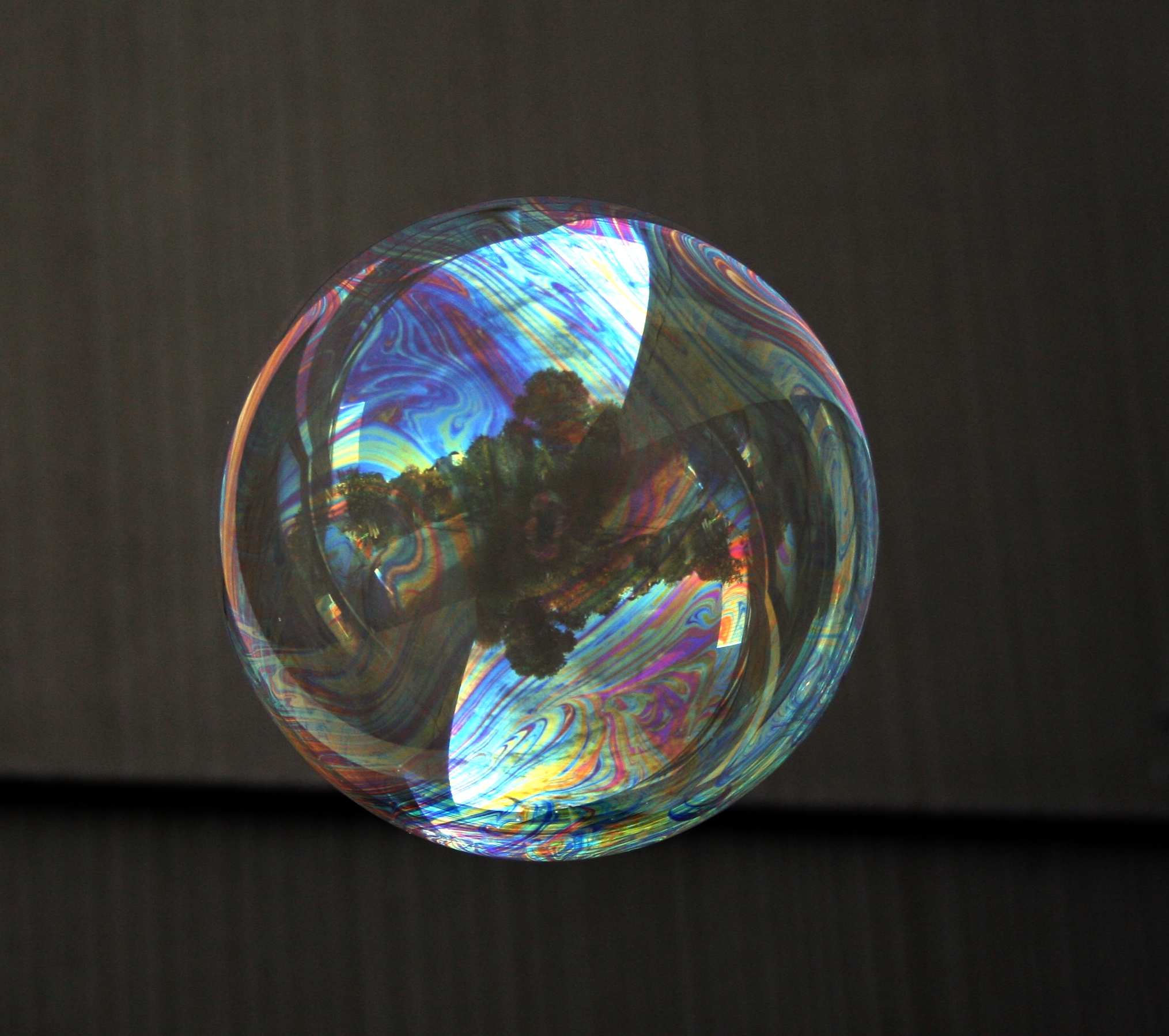 File:Soap bubble 10.JPG - Wikimedia Commons