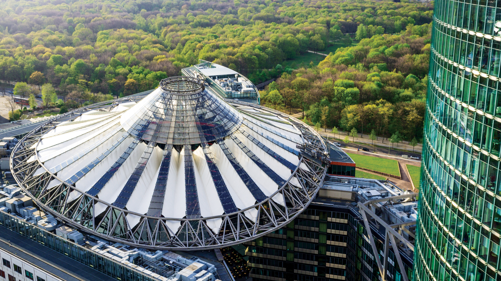 A spectacular roof at the Sony Center - Arup