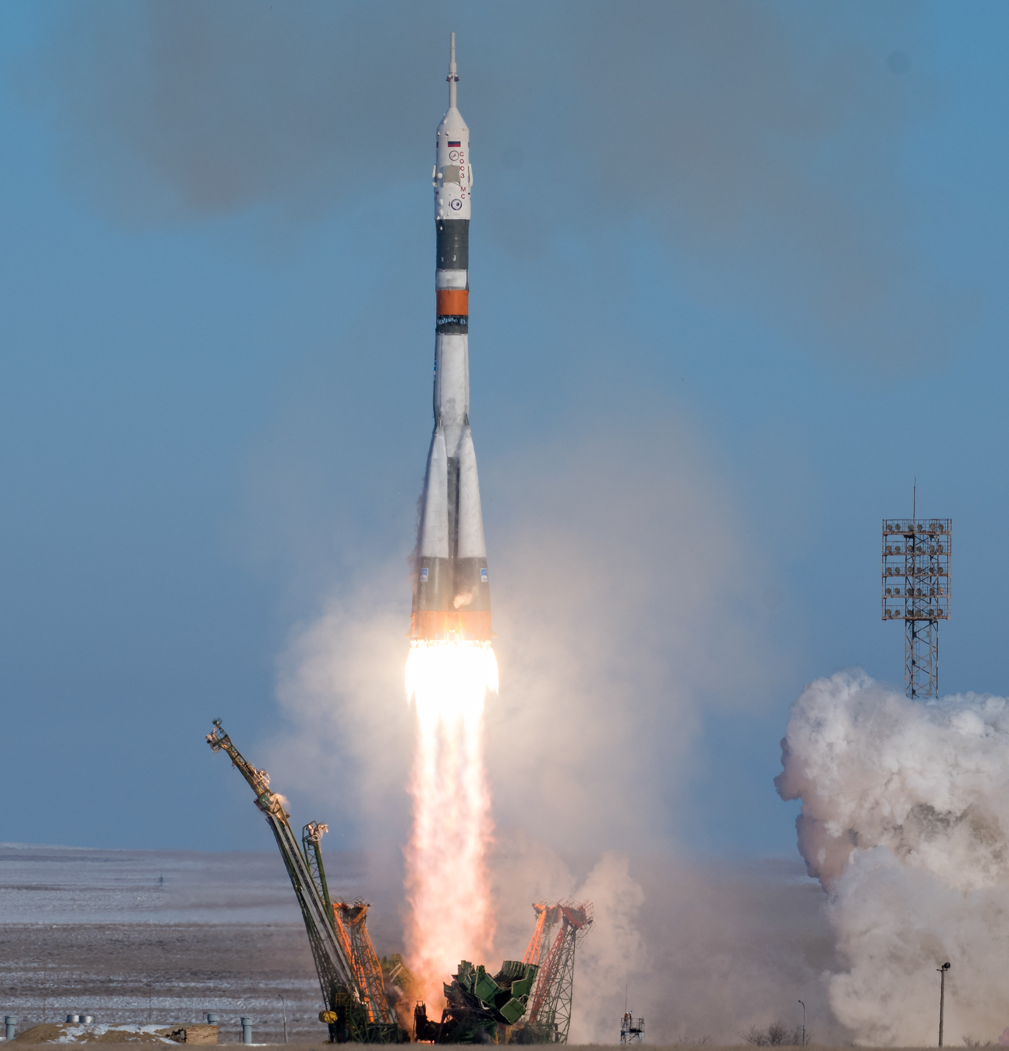 Soyuz Rocket Braves Freezing Temperatures, Sends Next Space Station ...
