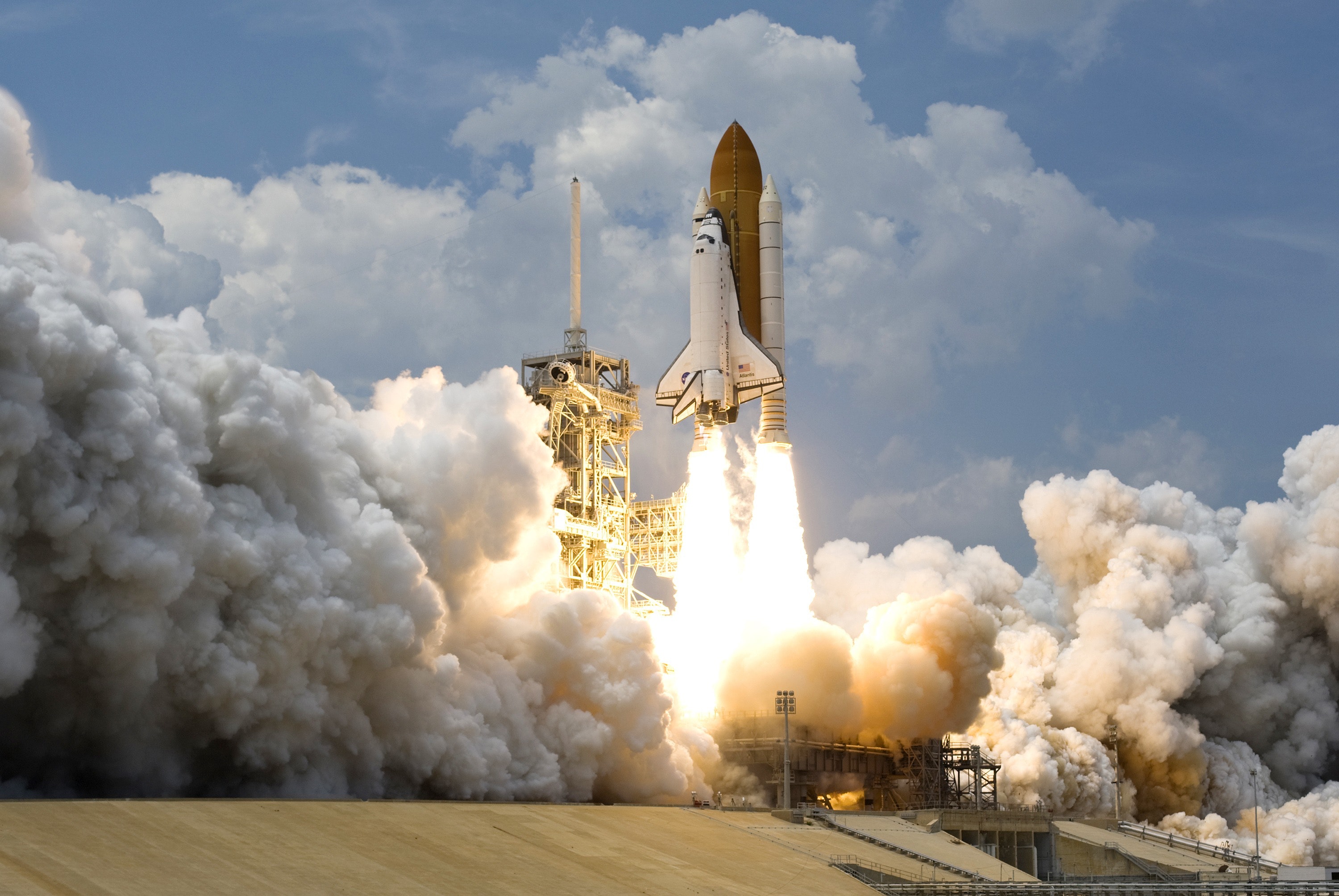 Space Rocket Launching · Free Stock Photo