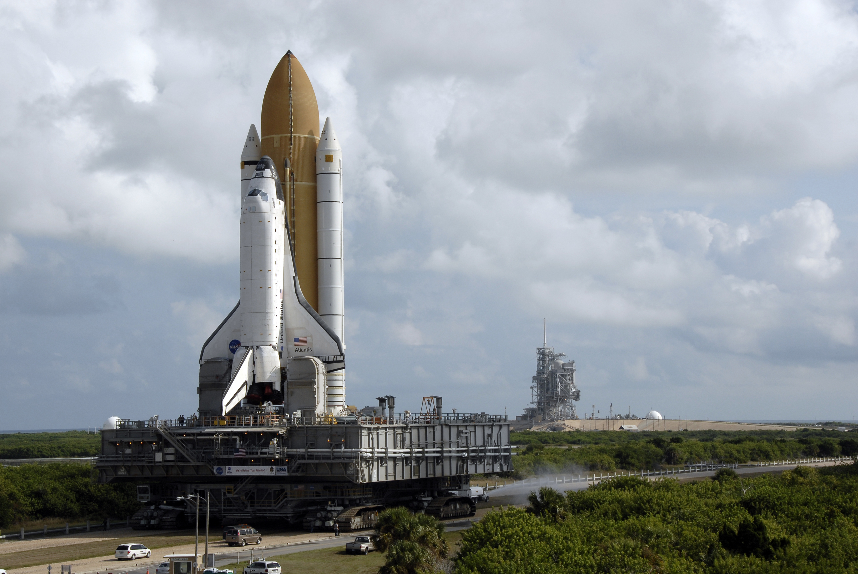 The audacious rescue plan that might have saved space shuttle ...