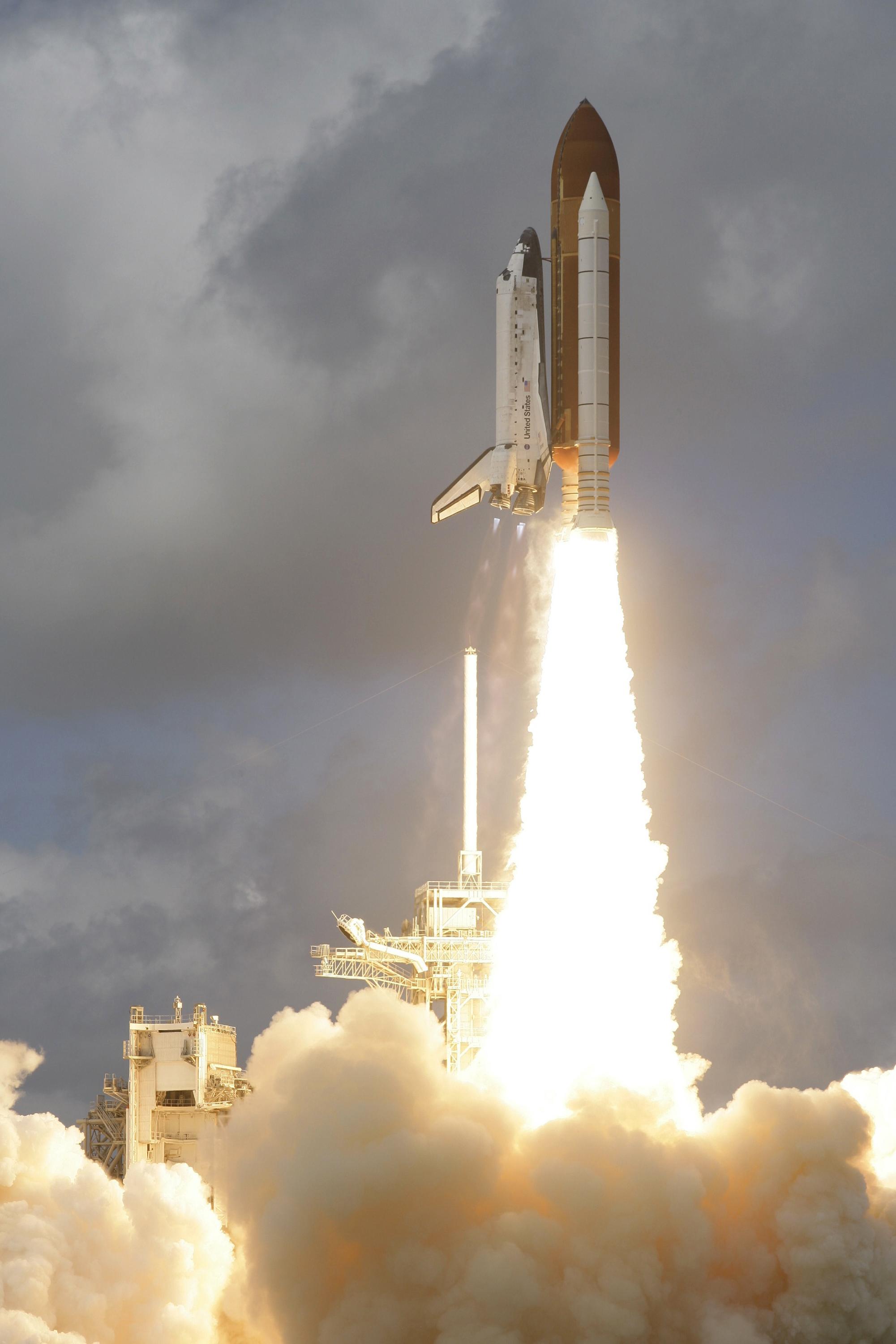 nasa space shuttle launch time