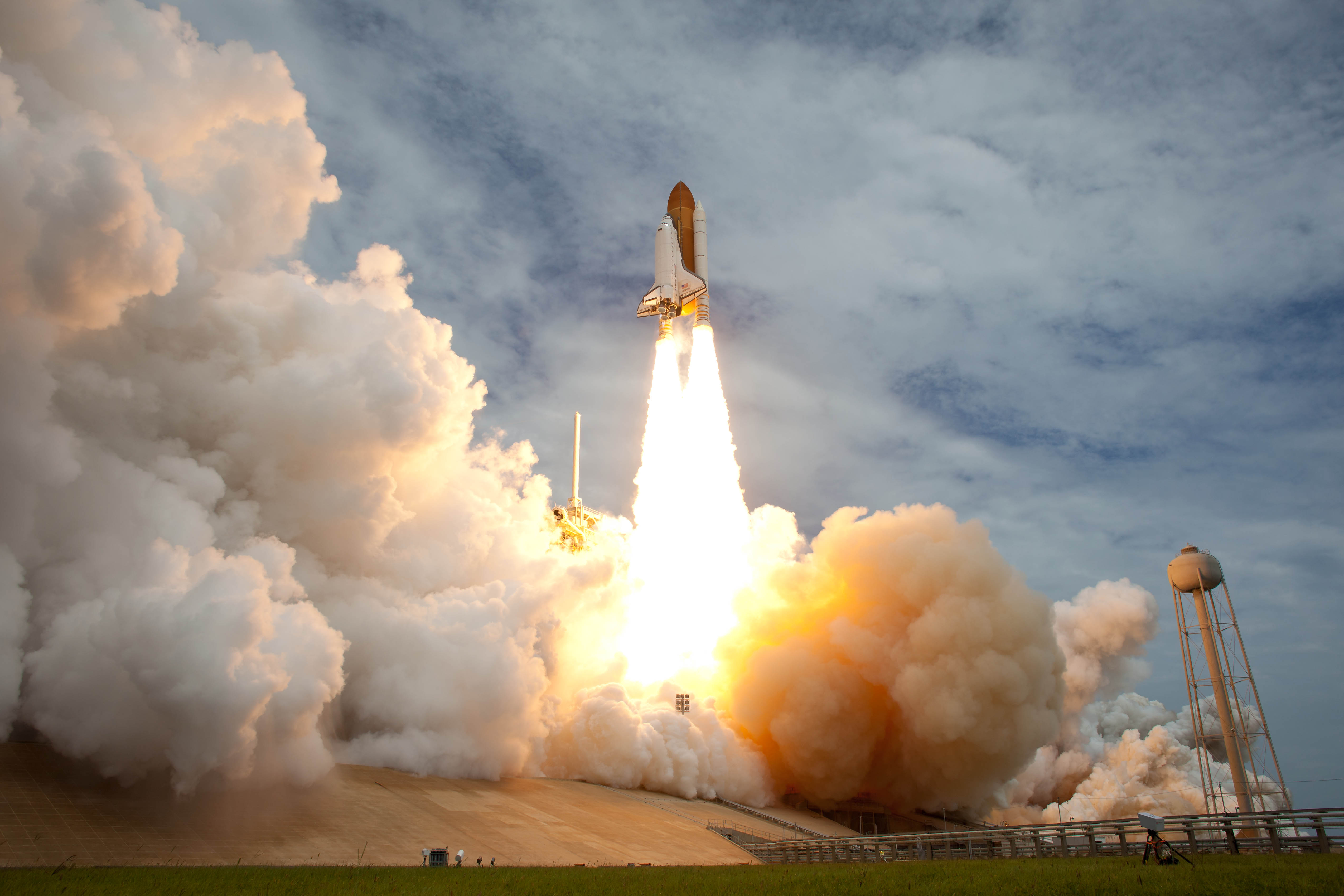 File:Final mission of Space Shuttle launches.jpg - Wikimedia Commons