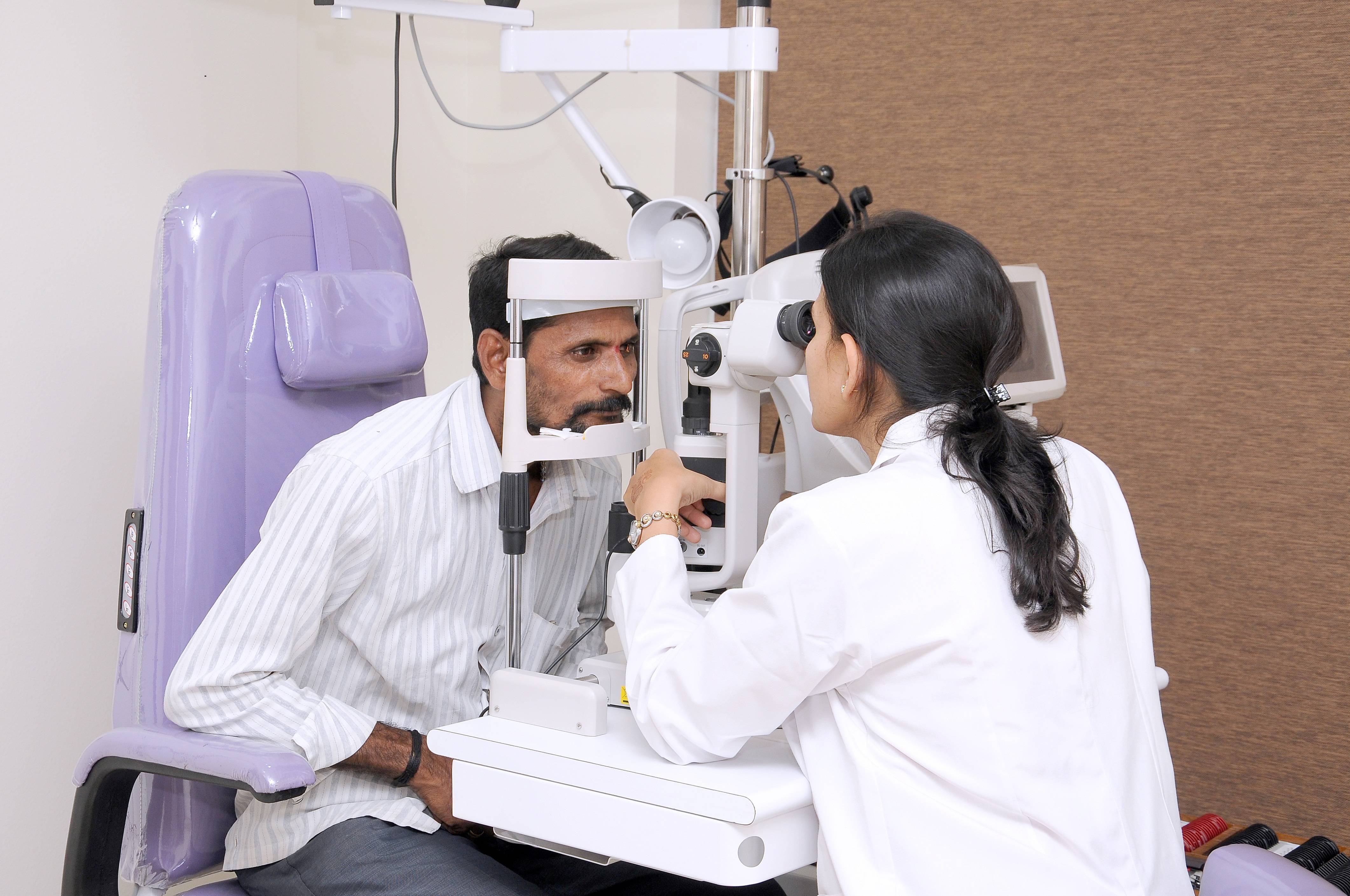 Dr Sarita Bhandari Eye Specialist Doctor Ophthalmologist Photos ...