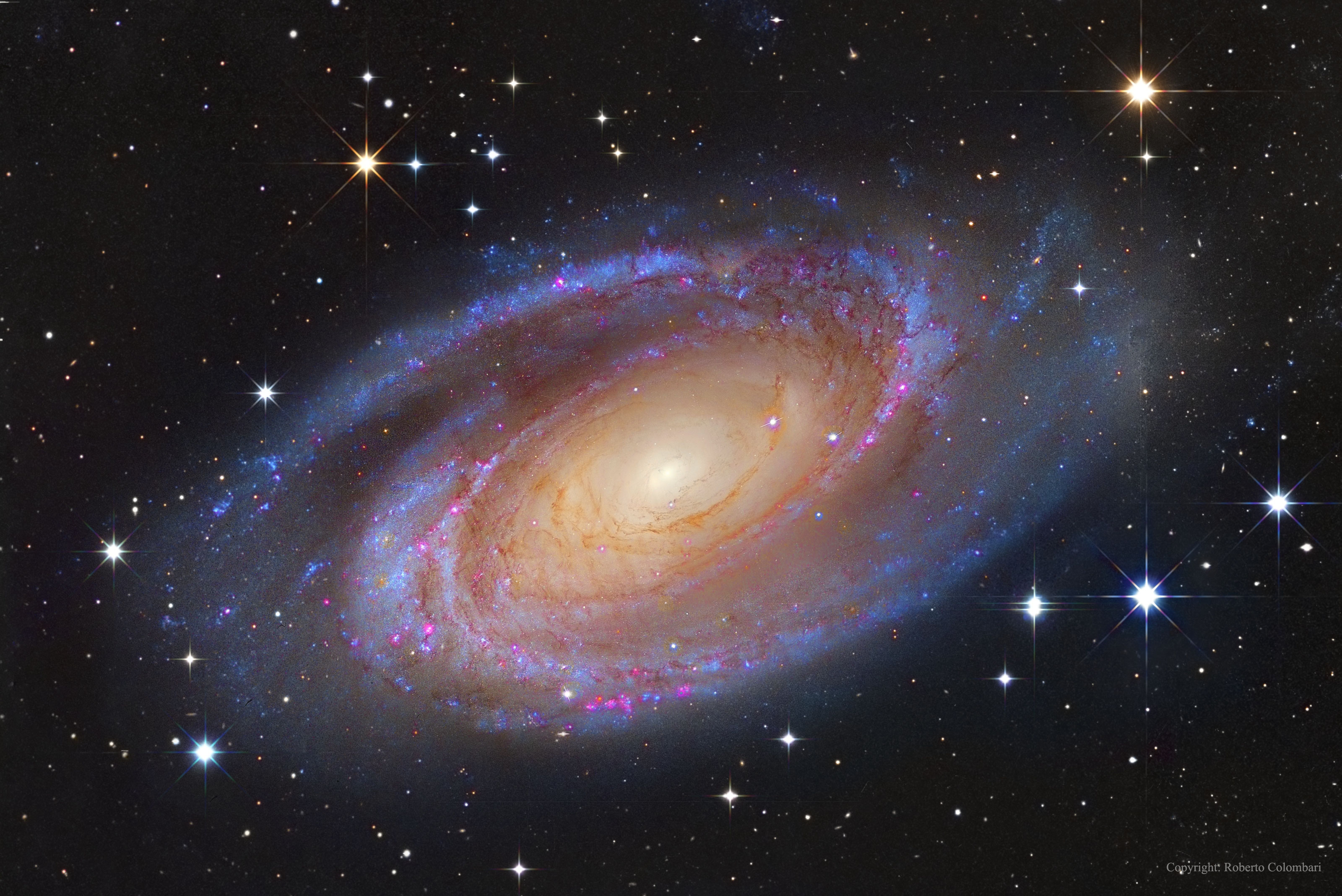 APOD: 2017 September 17 - Bright Spiral Galaxy M81