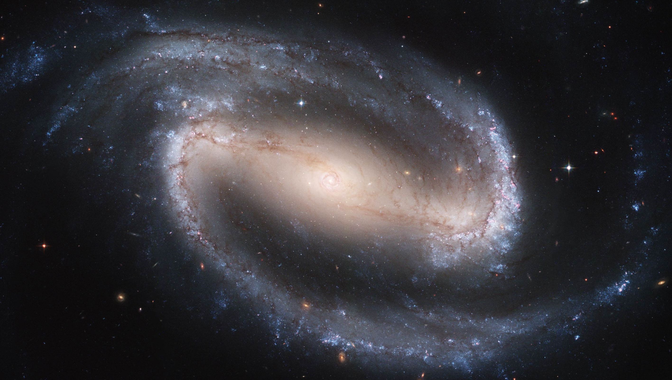 APOD: 2008 June 22 - Barred Spiral Galaxy NGC 1300