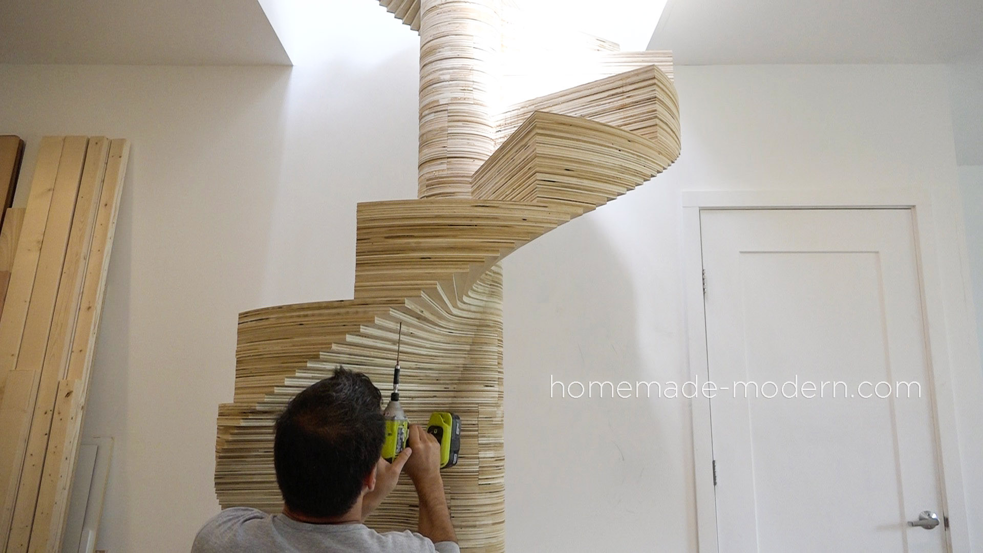 HomeMade Modern EP99 DIY CNC Spiral Staircase