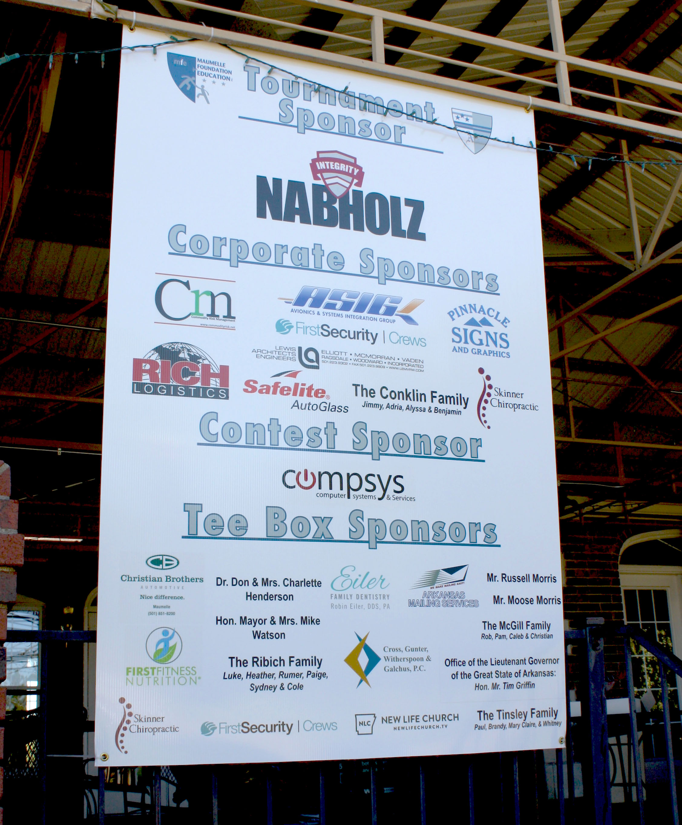 Golf tournament sponsorship signs to benefit the Maumelle Foundation ...