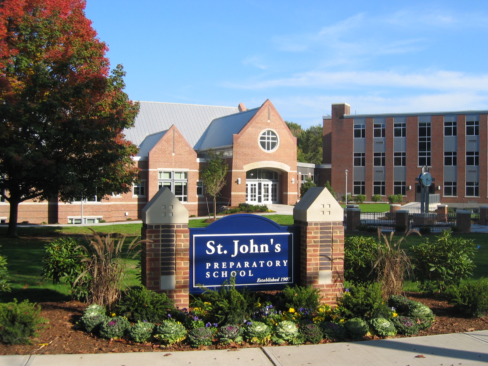 St. John's Preparatory School (Massachusetts) - Wikipedia