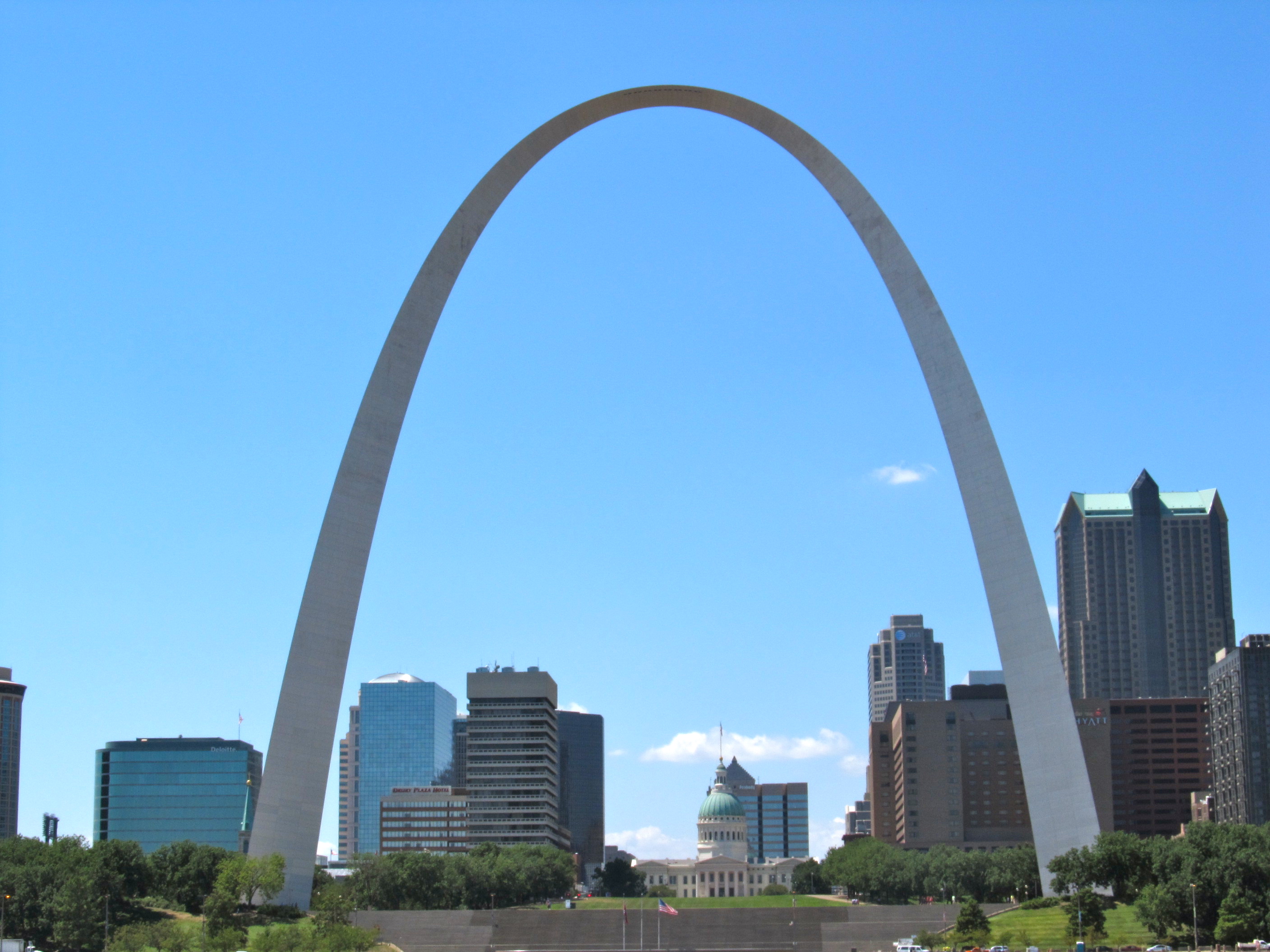 The Gateway Arch in St. Louis | Gateway arch, Saint louis arch and ...