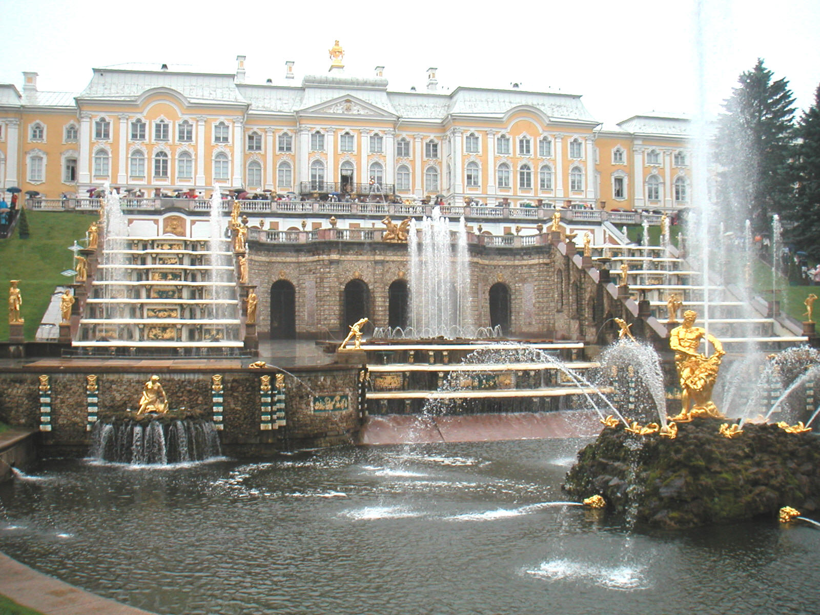 File:St.Petersburg Peterhof fountains.jpg - Wikimedia Commons