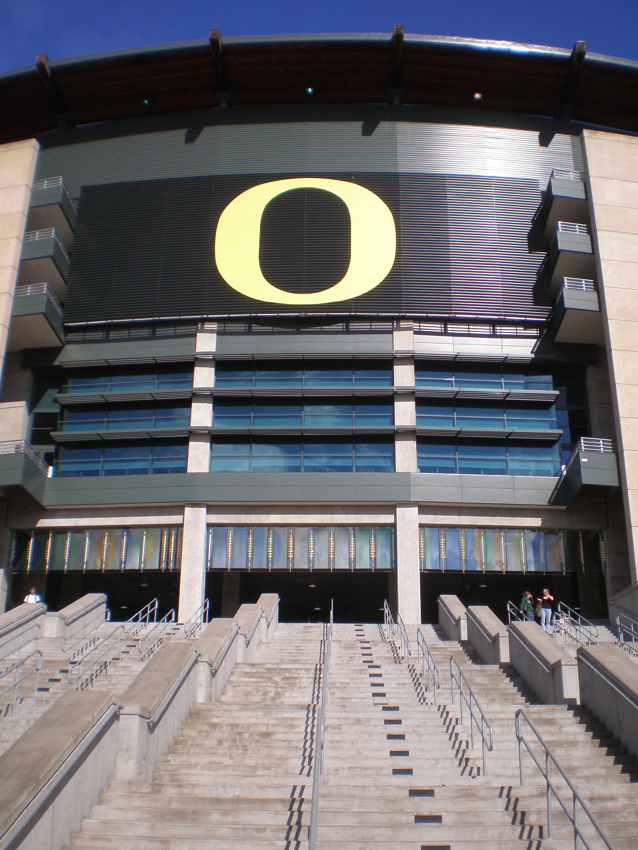 File:Autzen Stadium entrance, University of Oregon.jpg - Wikimedia ...