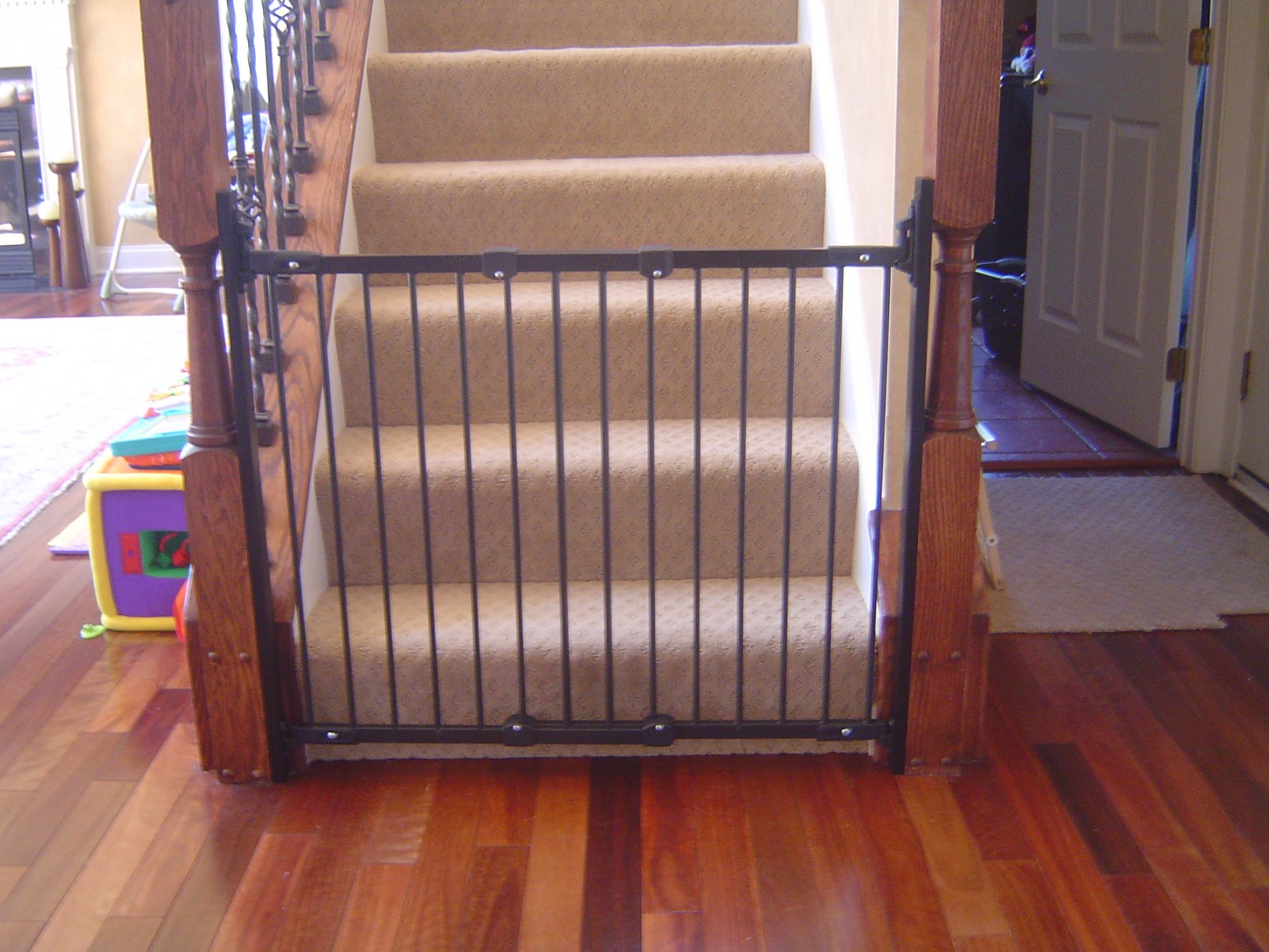 Tips: Baby Gates For Stairs With Banisters | Baby Corral Gate | Baby ...