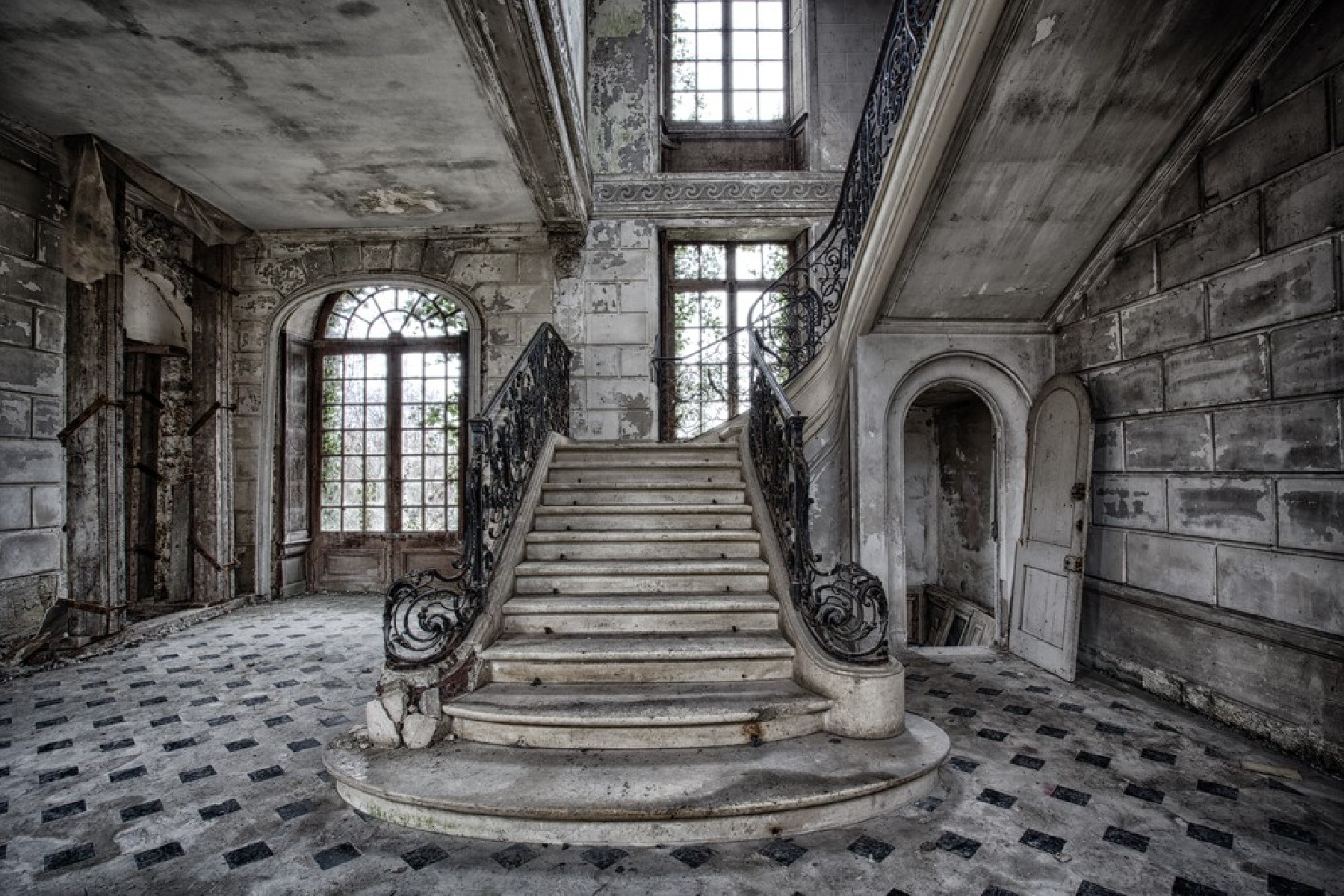 Stairway to the ghosts - Anne Marie van Malssen - Joseph & James