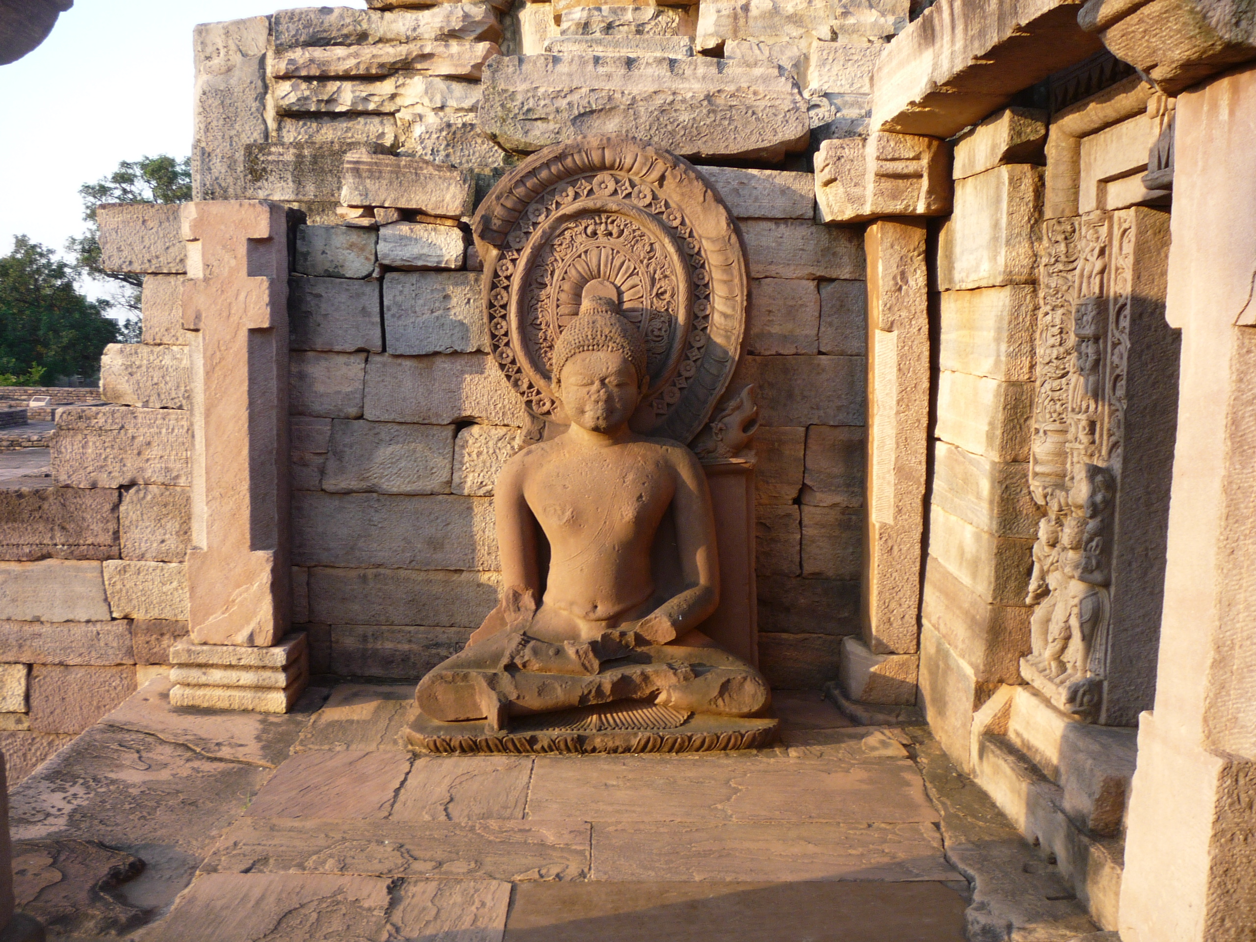 File:A Seated Buddha statue (Gupta temple).JPG - Wikimedia Commons