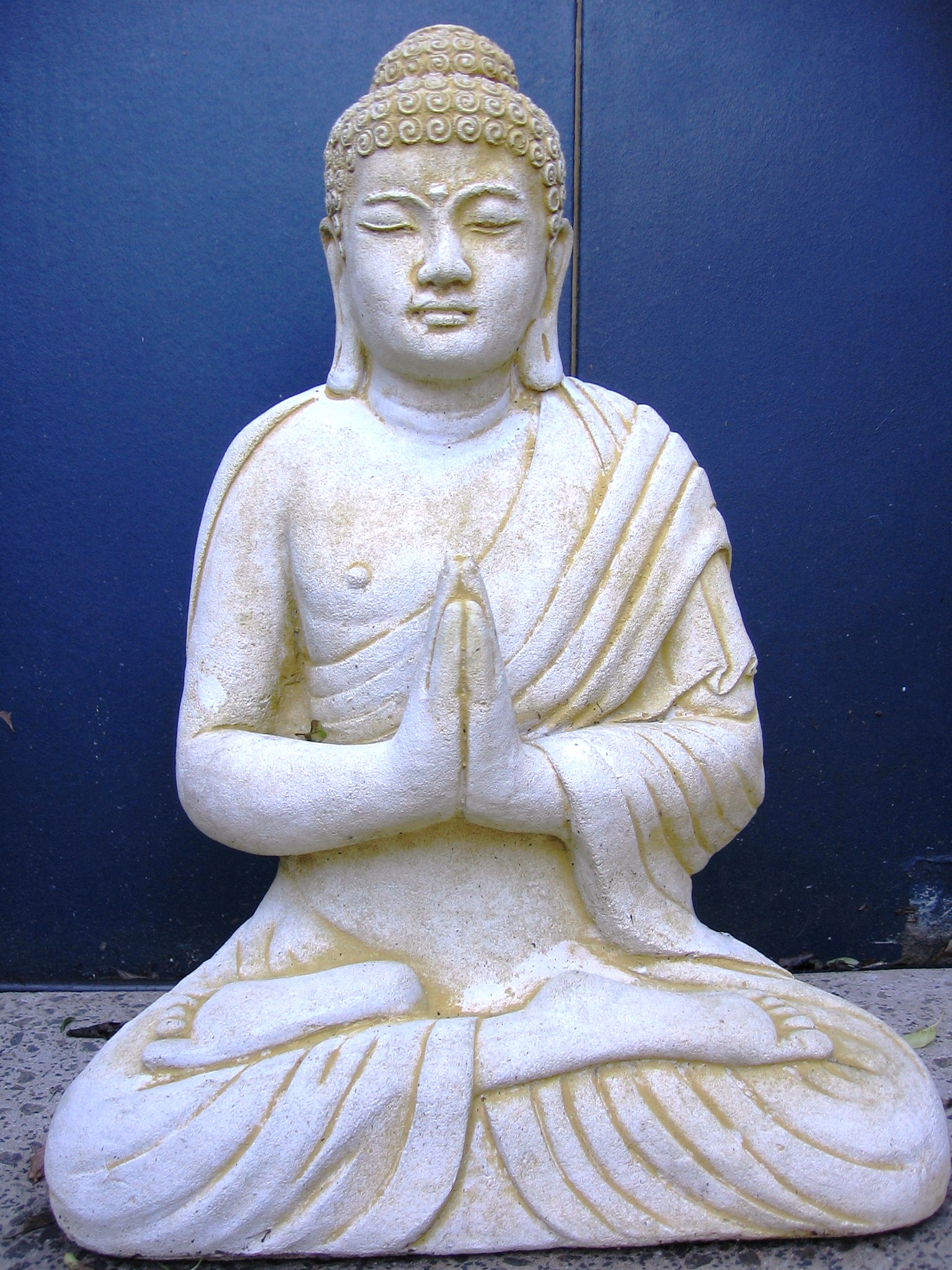 File:Buddha statue.jpg - Wikimedia Commons