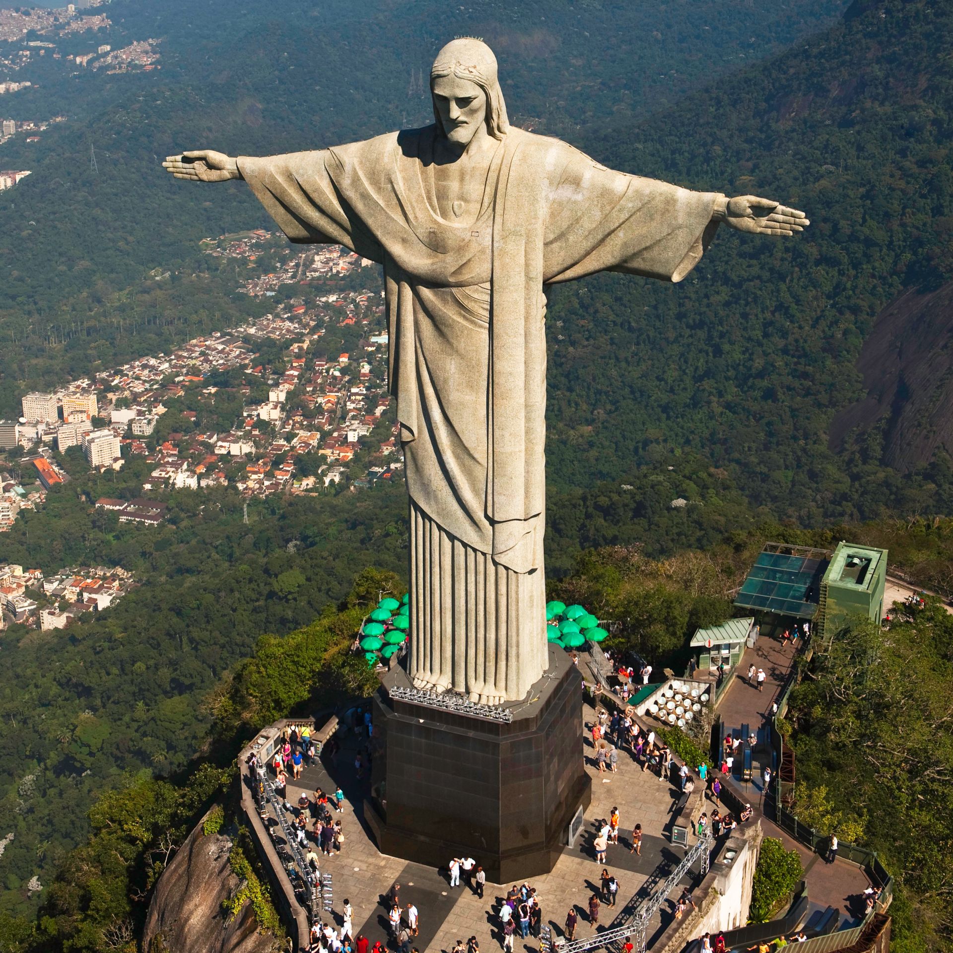 Christ The Redeemer Facts For Kids | DK Find Out