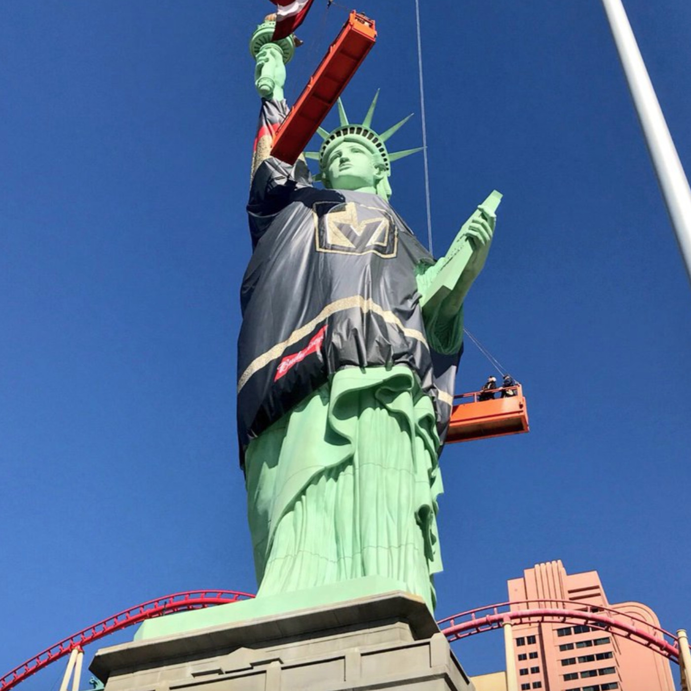 Las Vegas' Statue of Liberty is wearing a giant Golden Knights ...