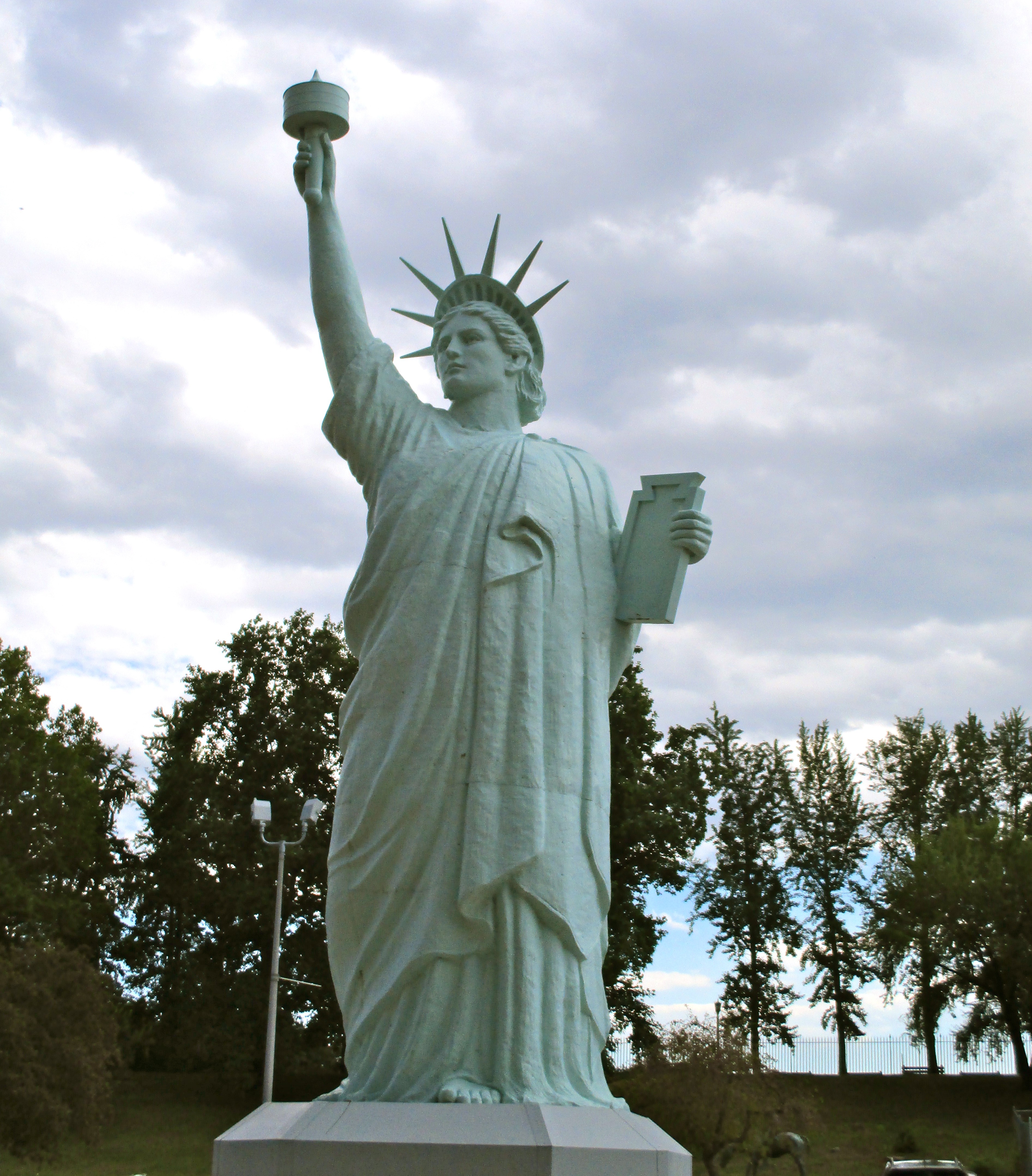 Statue of Liberty Replica in Brooklyn Museum Parking Lot | The ...