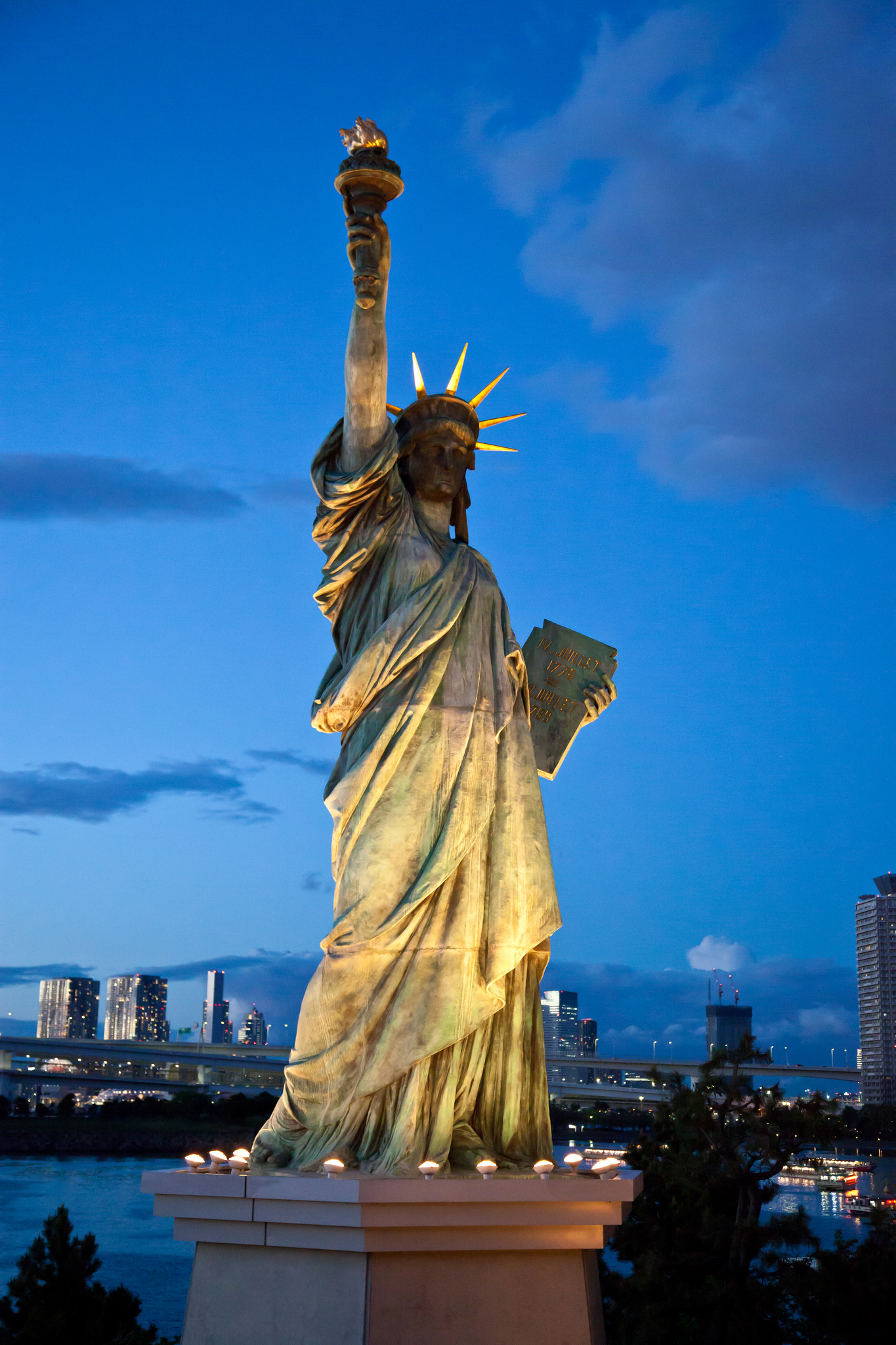 Statue of Liberty - National Monument in New York City - Thousand ...