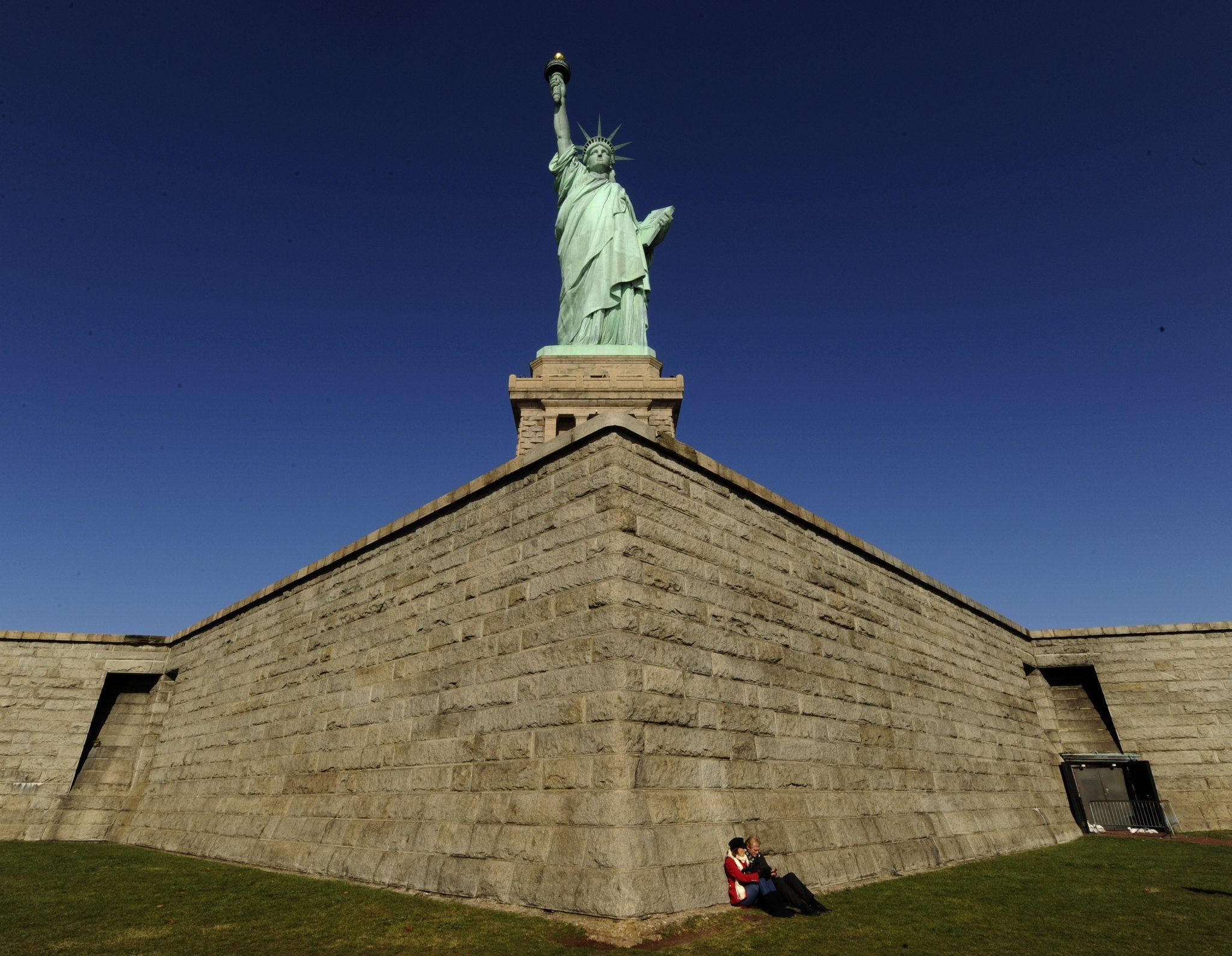 Statue of Liberty turns 130: See photos of Lady Liberty through the ...
