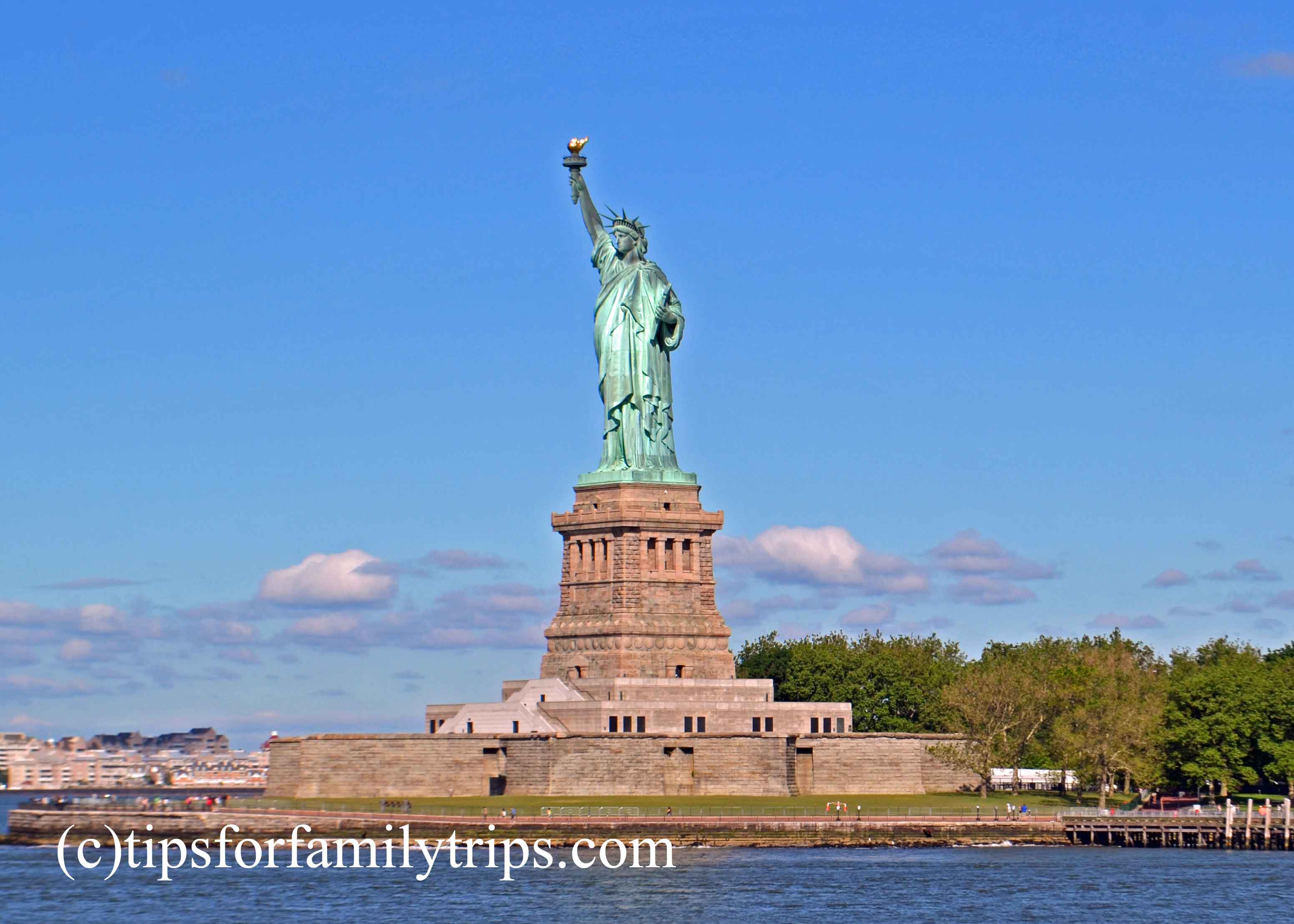 6 smart tips for visiting the Statue of Liberty with kids