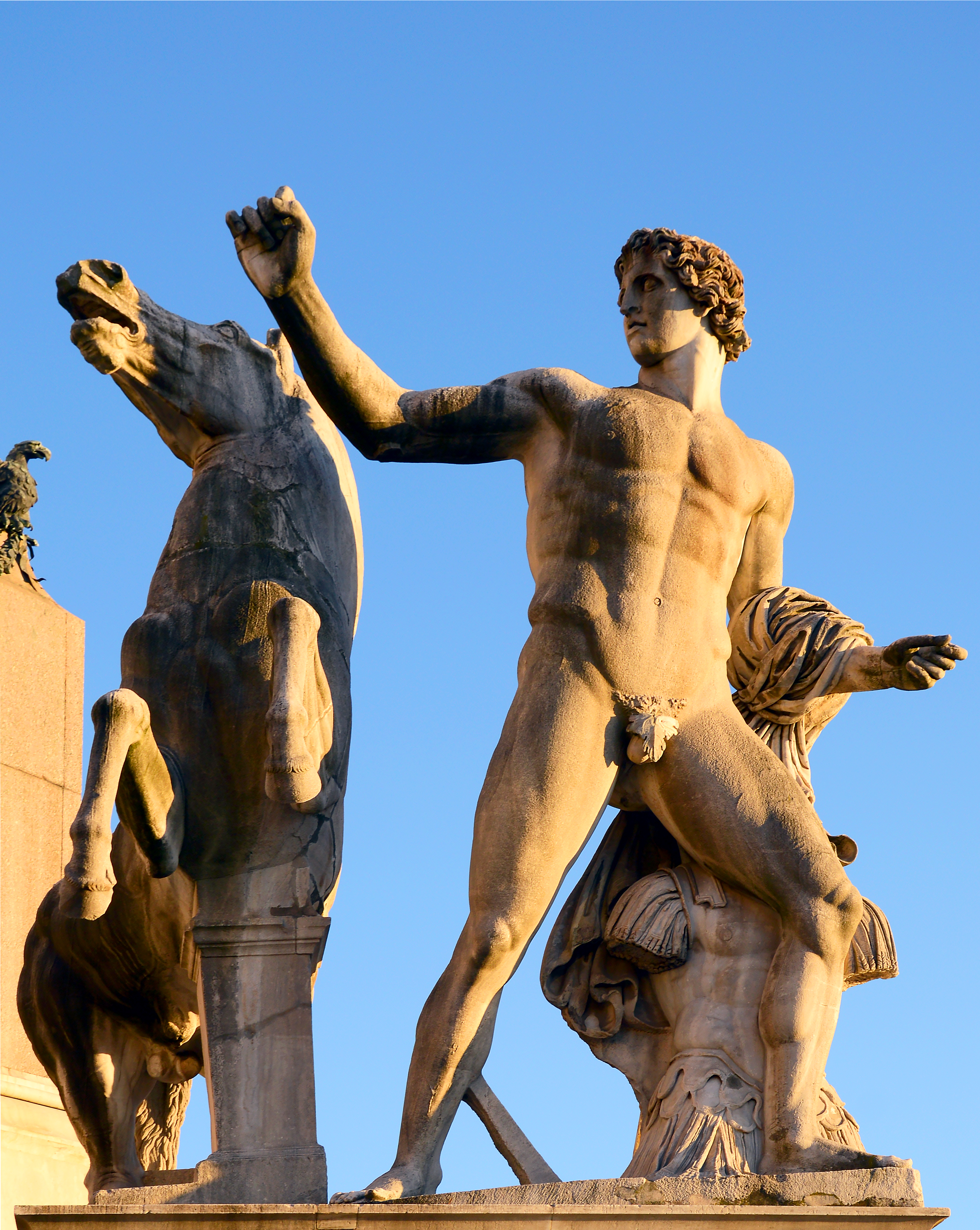 File:Fontana del Quirinale (Rome) - Statue of Dioscuri.jpg ...