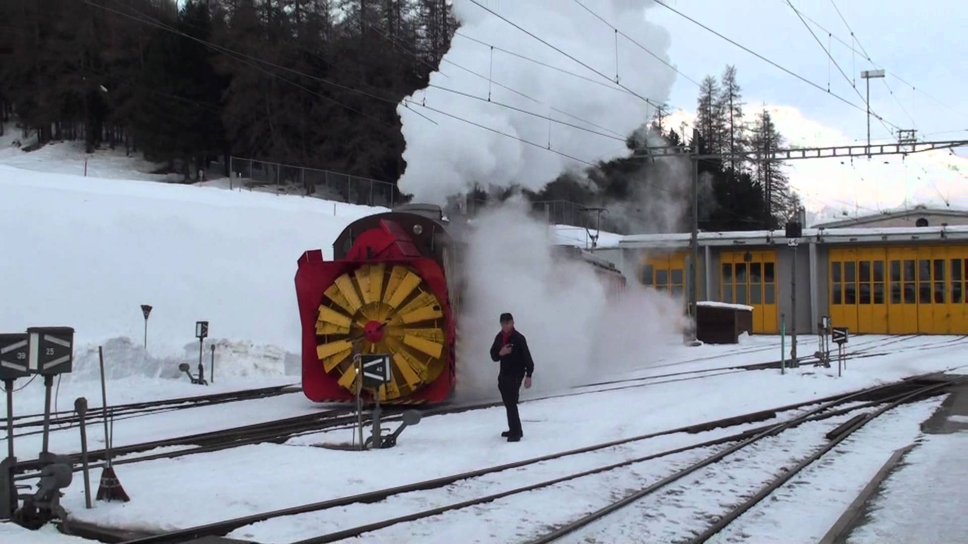 Switzerland - RhB Steam Snow Blower - YouTube