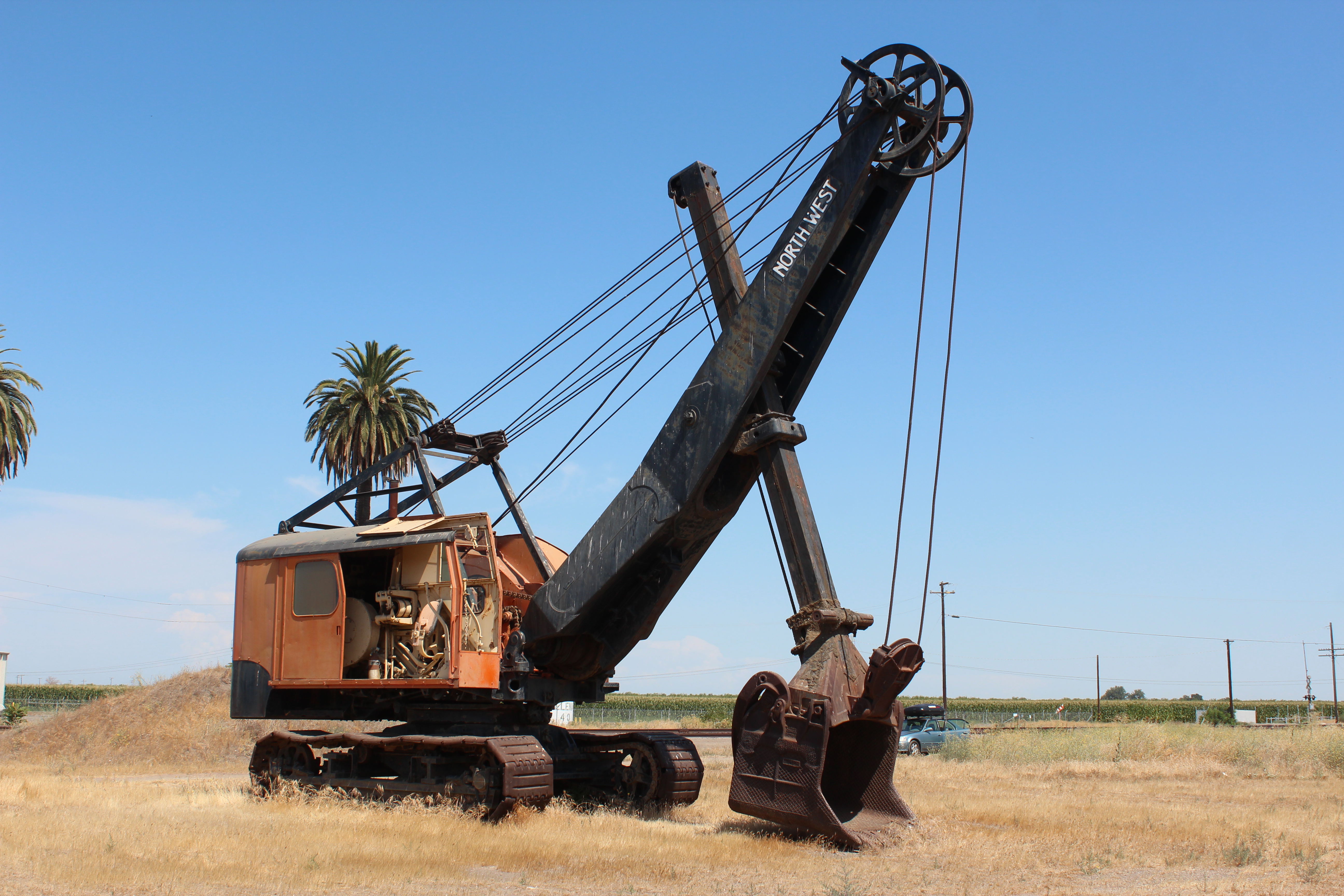 File:Abandoned steam shovel in Zamora, CA.jpg - Wikimedia Commons