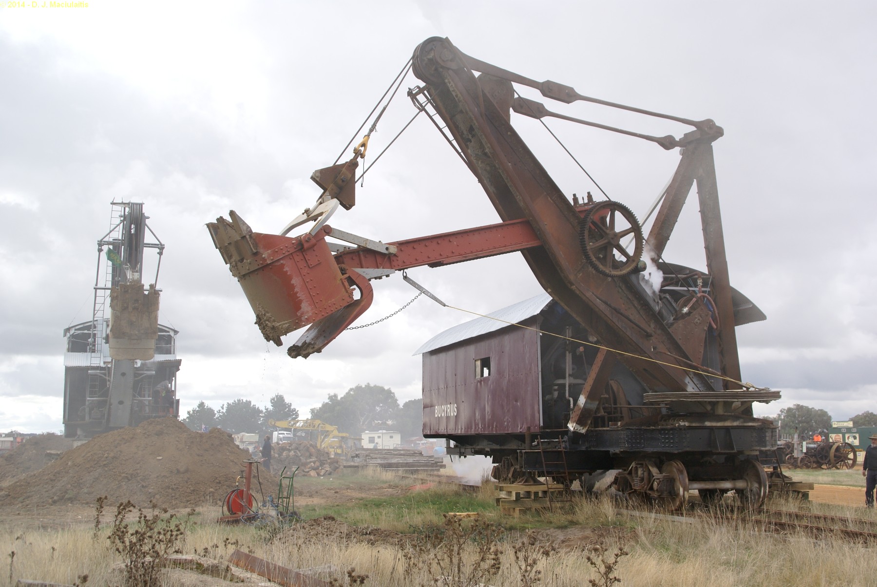 File:Bucyrus Rail Mounted Steam Shovel Steams up at the 103rd Rally ...