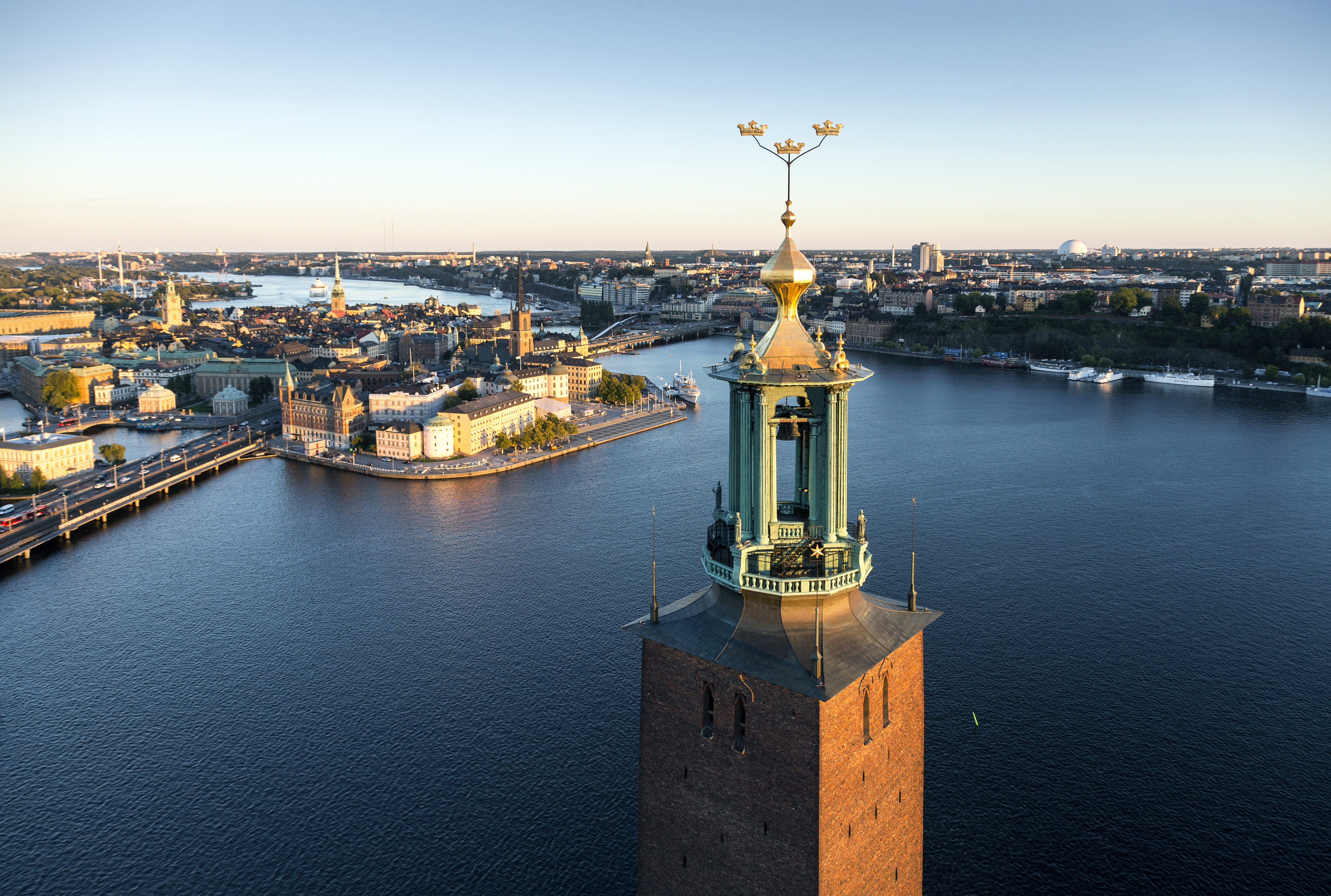 Швеция столица какой страны. Швеция столица Стокгольм. Стокгольм (коммуна). Стокгольмская ратуша Стокгольм. Стокгольм достопримечательности набережная.