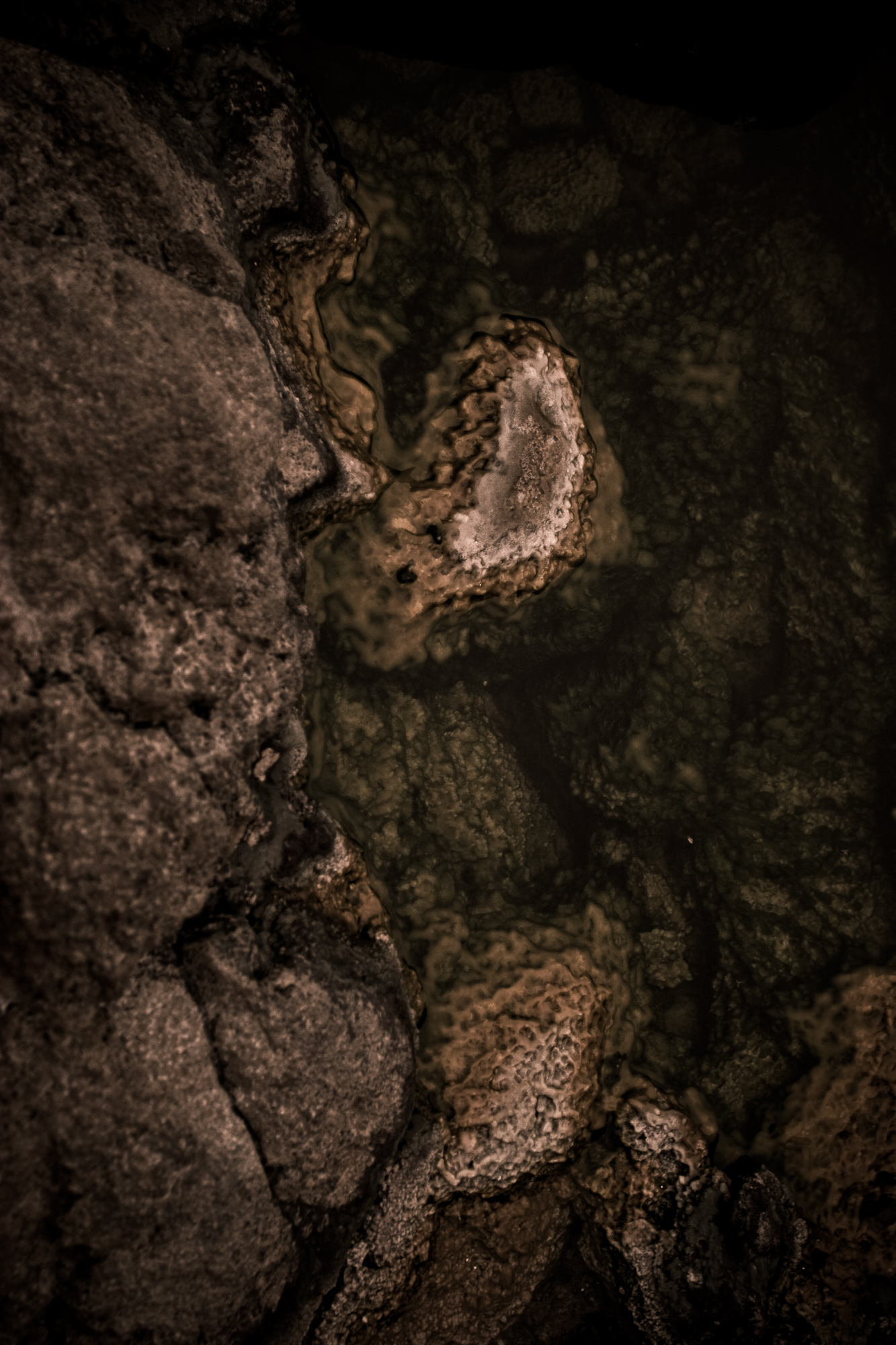 Stone and Water Texture, Abstract, Black, Boulder, Brown, HQ Photo