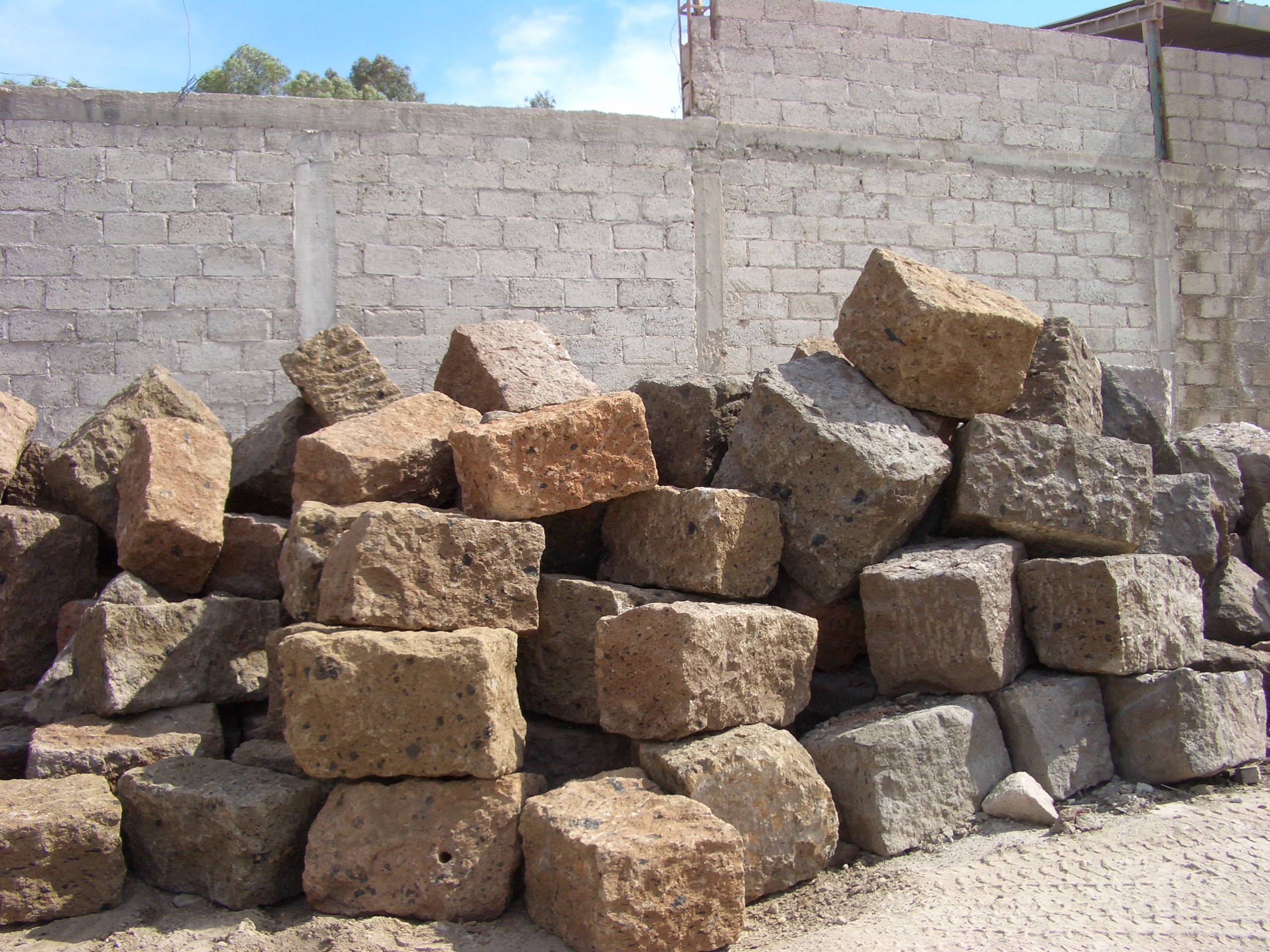 line stone blocks