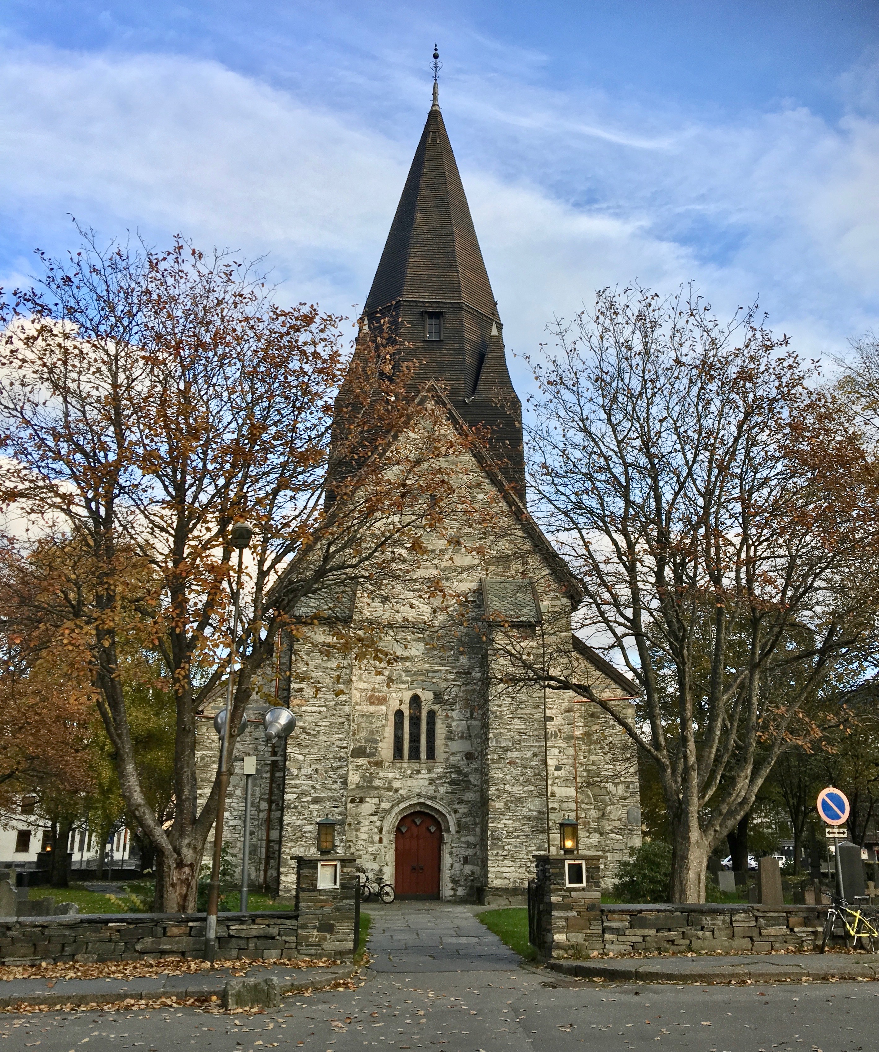 File:Voss Church (Voss kirke-kyrkje, Vangskyrkja) 13th-c stone ...