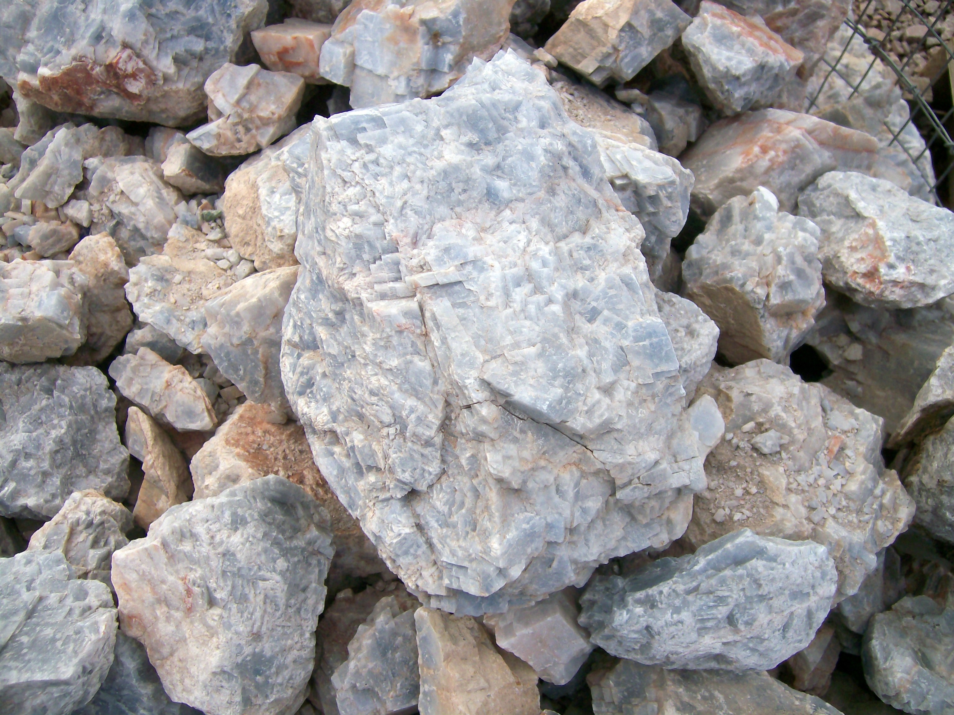 polished rocks stones, Dakota Stone's Rock Shop Hill City, SD Rough ...