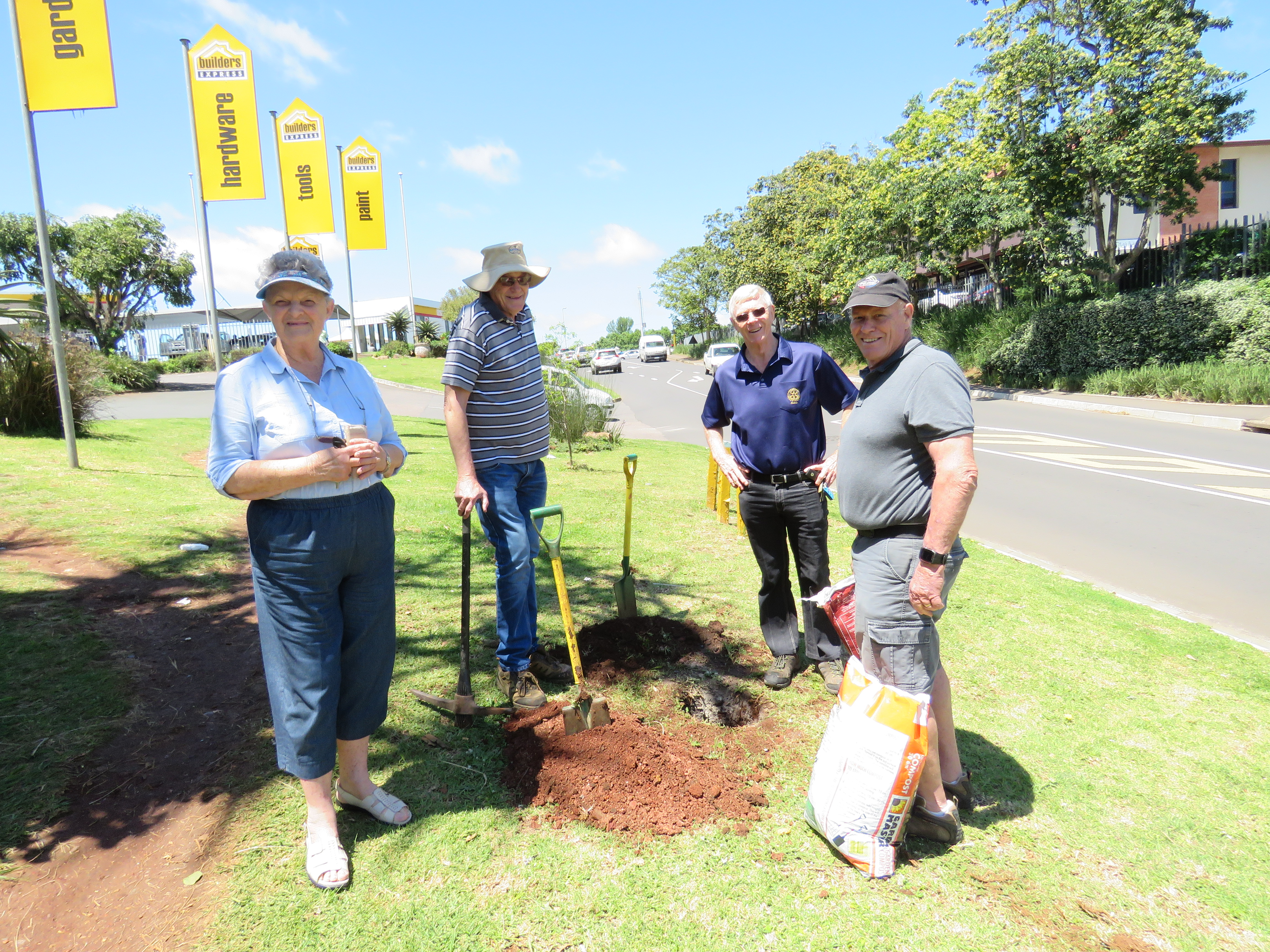 Rotary plant trees Stonewall Rd Mitchell, Ian Forbes, Selwyn Comrie ...