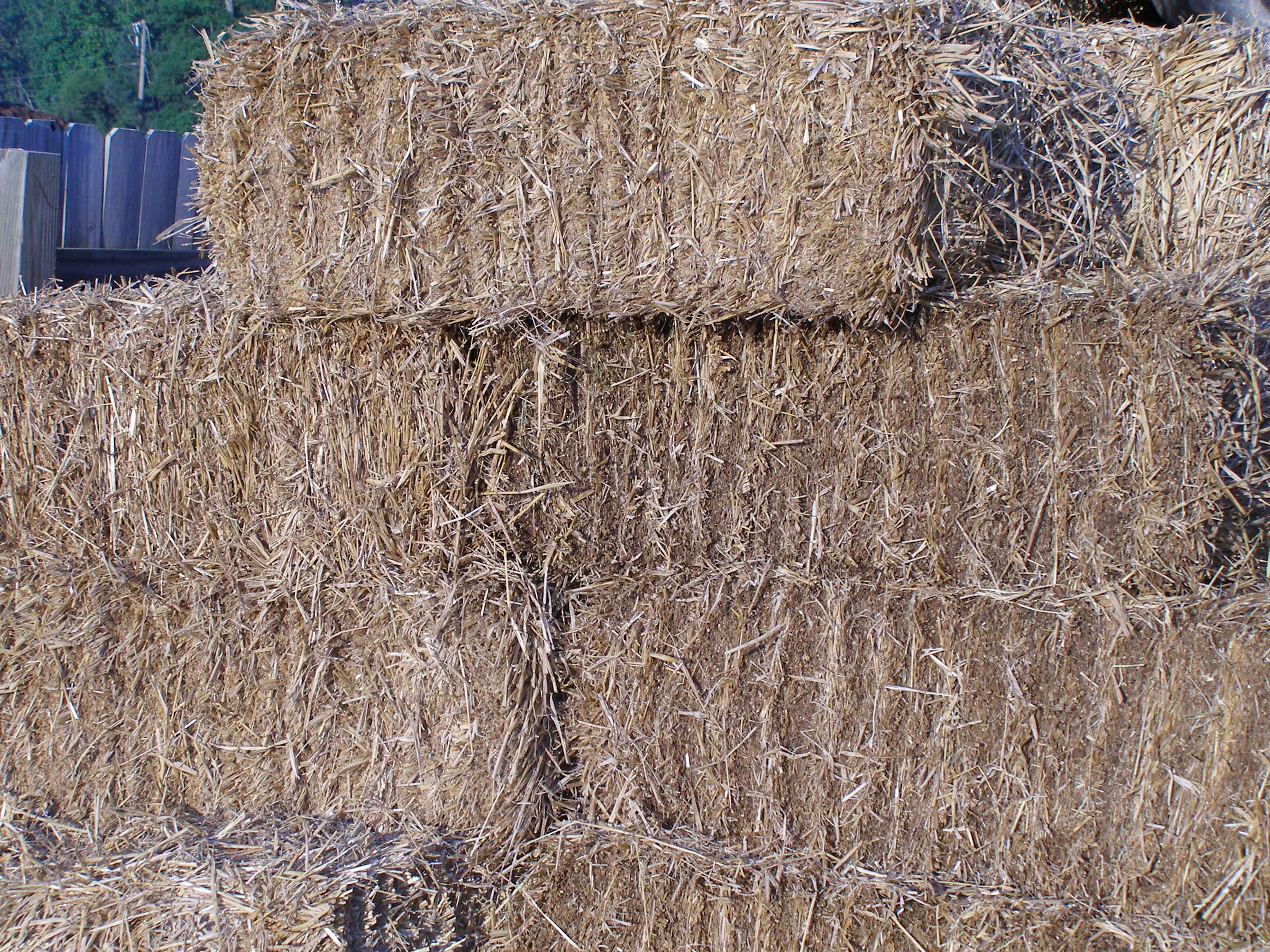 Straw Bales and Straw Mats | Yard Works