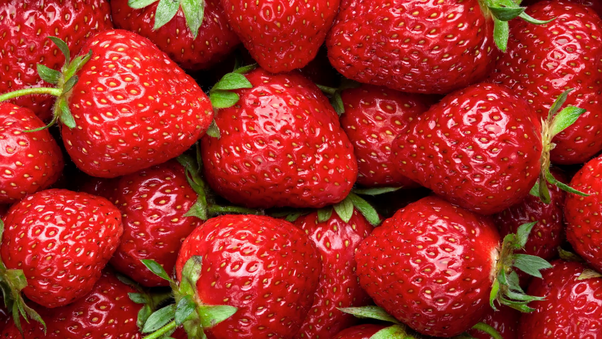 Strawberry background. Red ripe organic strawberries on market ...