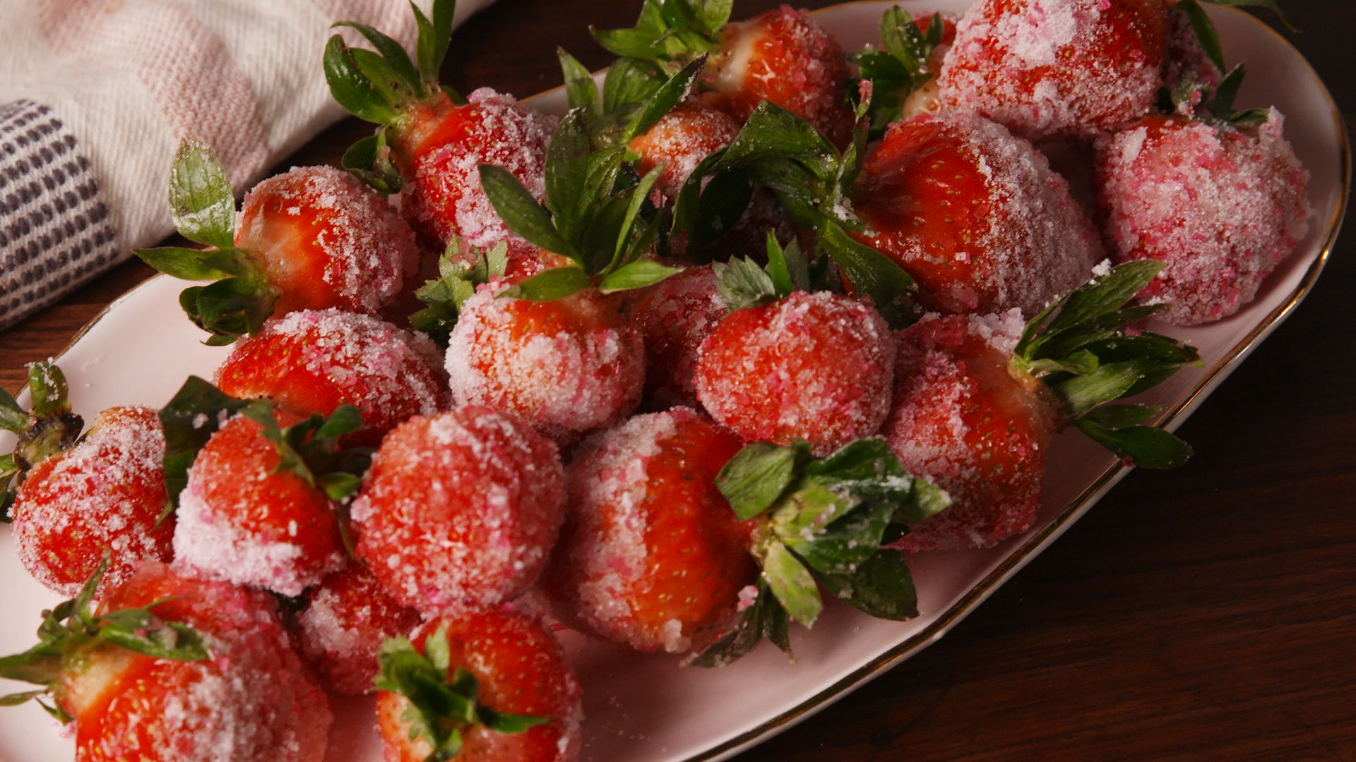 Best Moscato Strawberries Recipe - How to Make Moscato Strawberries