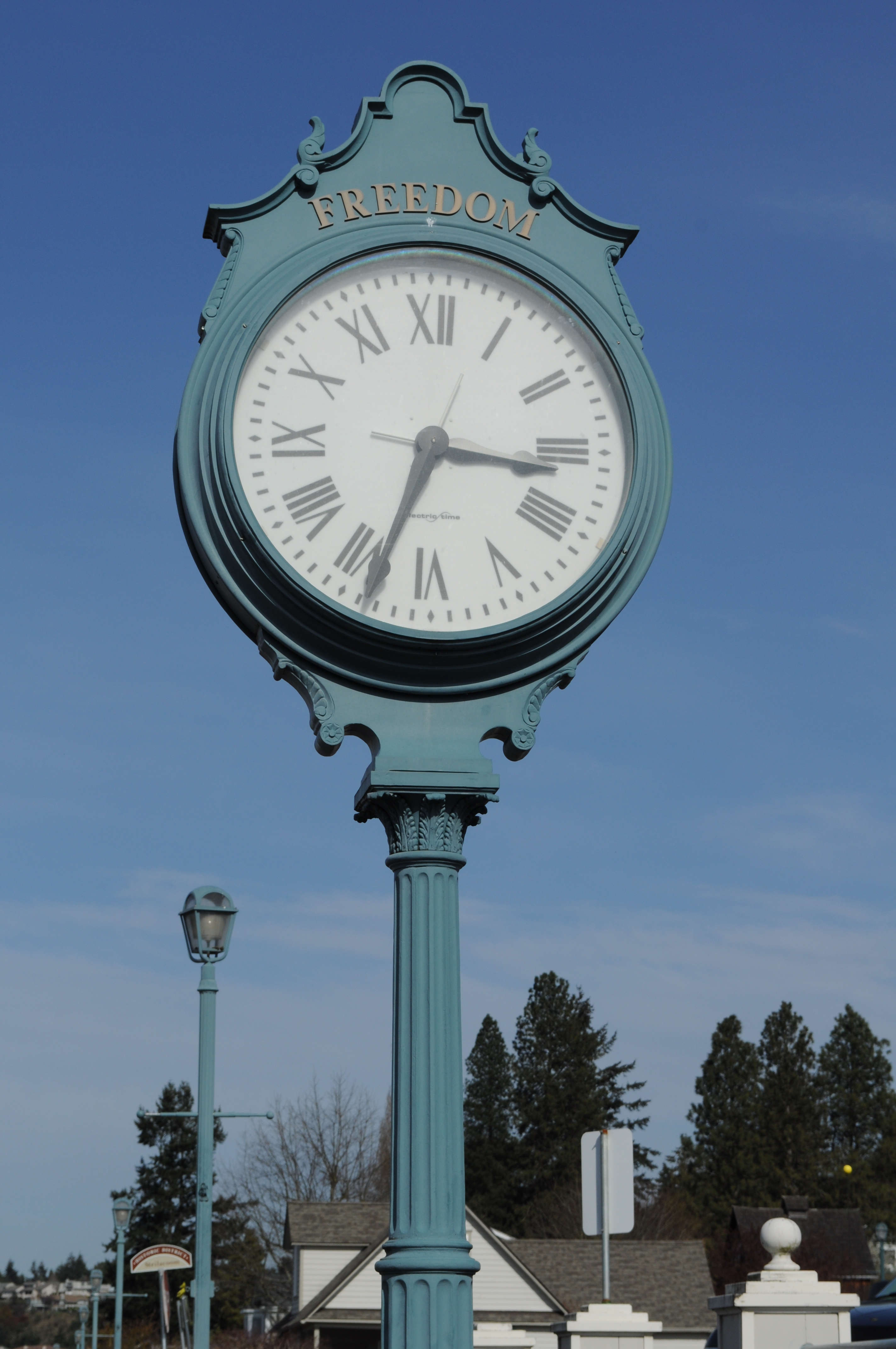 File:Steilacoom, WA - street clock.jpg - Wikimedia Commons