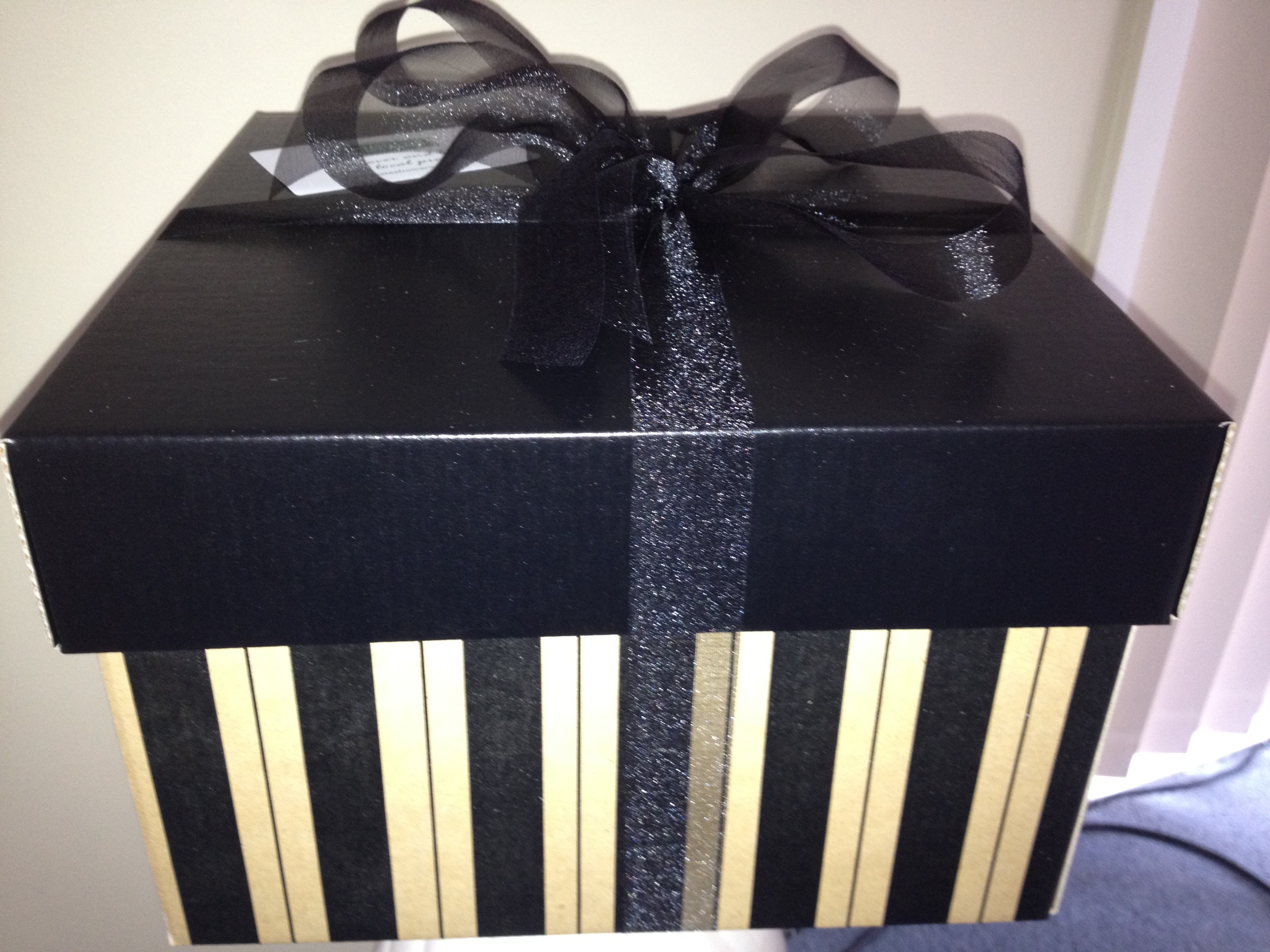 Tastes from around New Zealand - Black & Natural Striped Gift Box ...