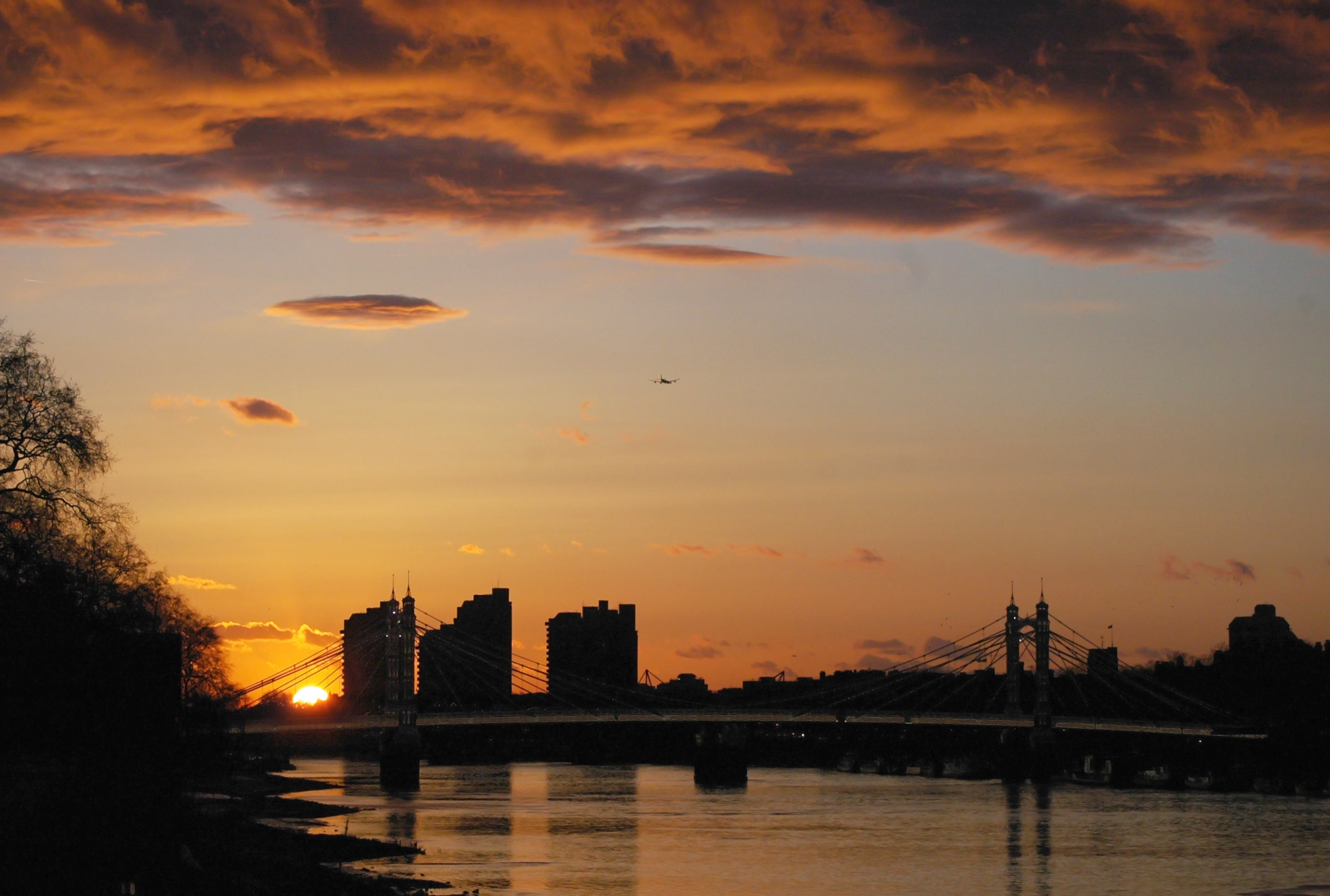 File:Flickr - Duncan~ - London Sunset ^2.jpg - Wikimedia Commons