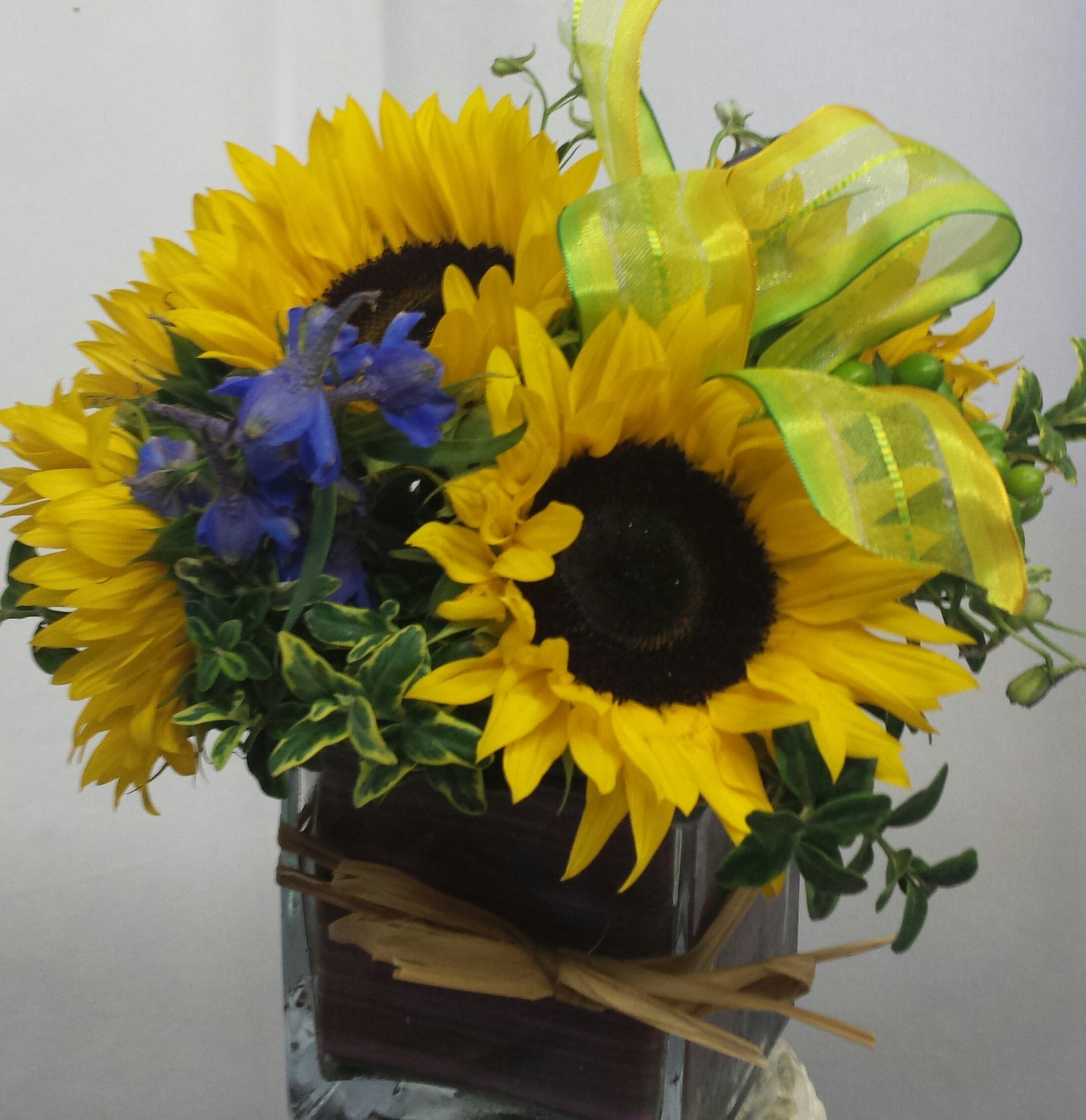 sunflowers in Cerritos, CA | Charlene's Events/Cerritos Hills Florist