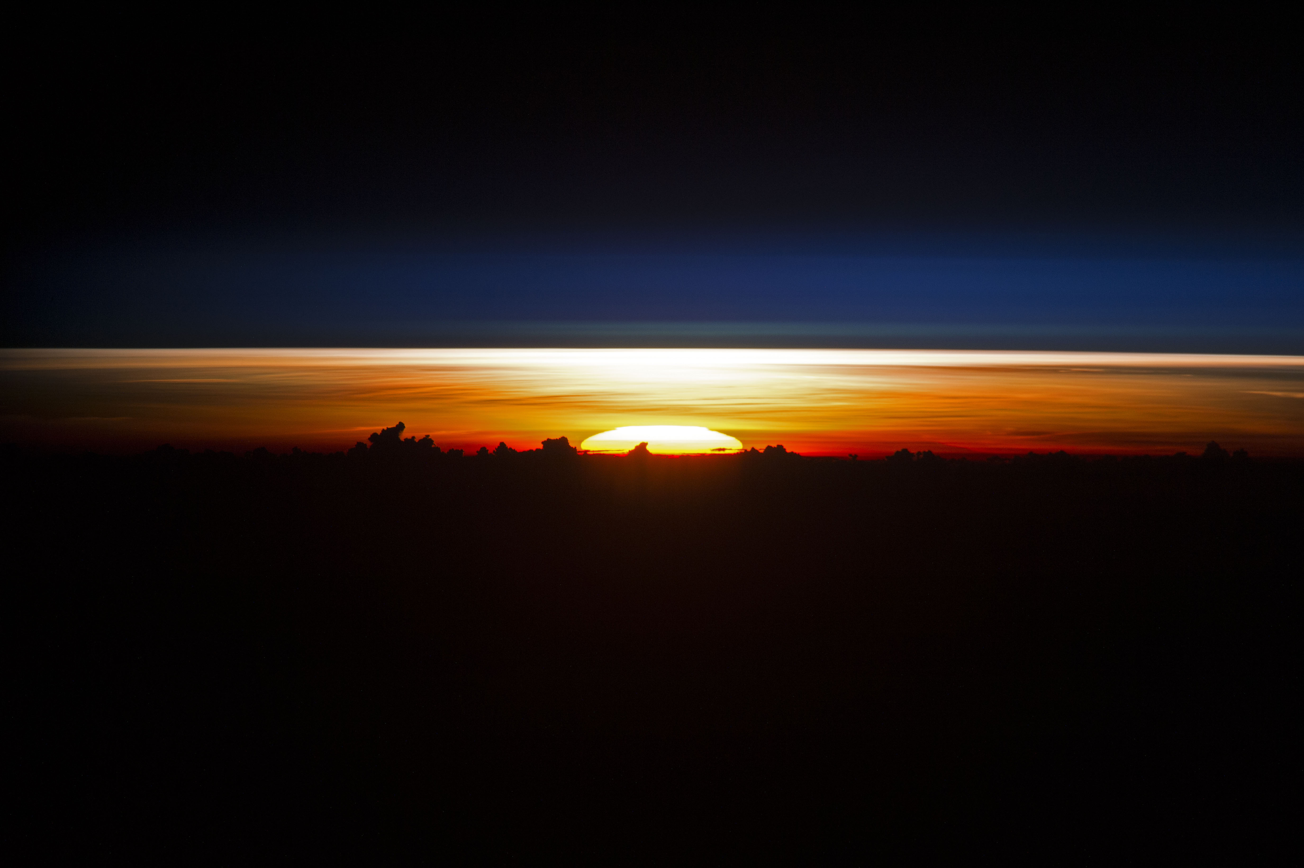 Sunrise over the Philippine Sea : Image of the Day