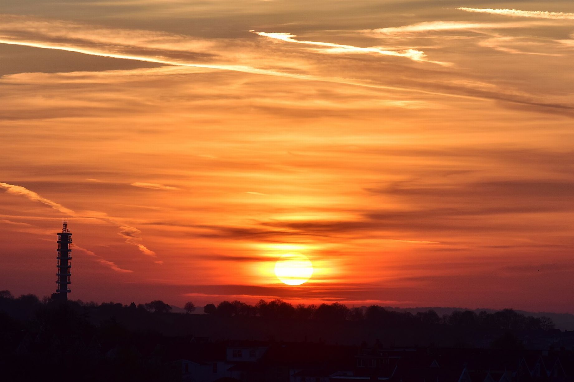 Stunning pictures show the sunrise over Bristol on the hottest day ...