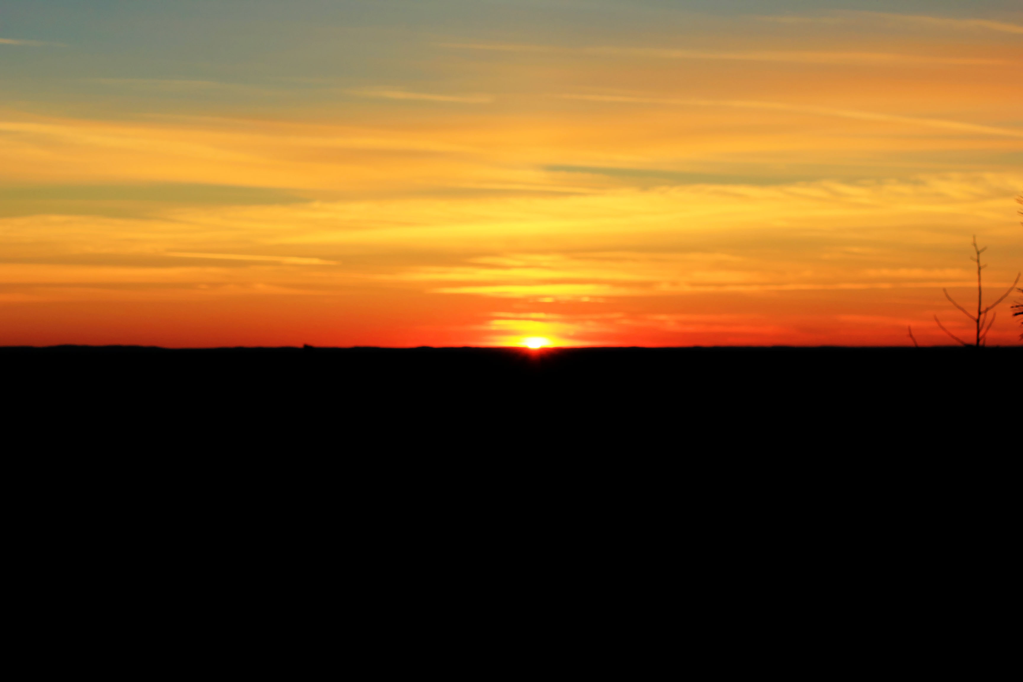 File:Gfp-wisconsin-roche-a-cri-state-park-sunset-on-the-horizon.jpg ...