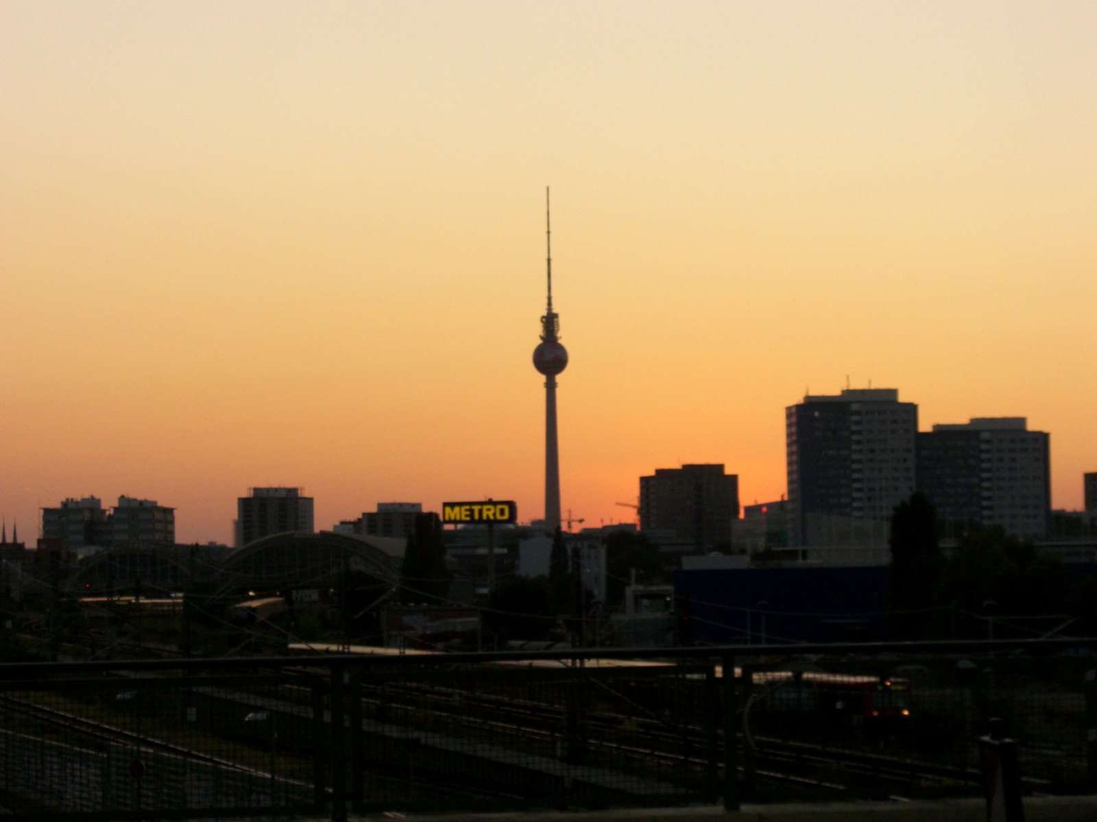File:Berlin sunset.jpg - Wikimedia Commons