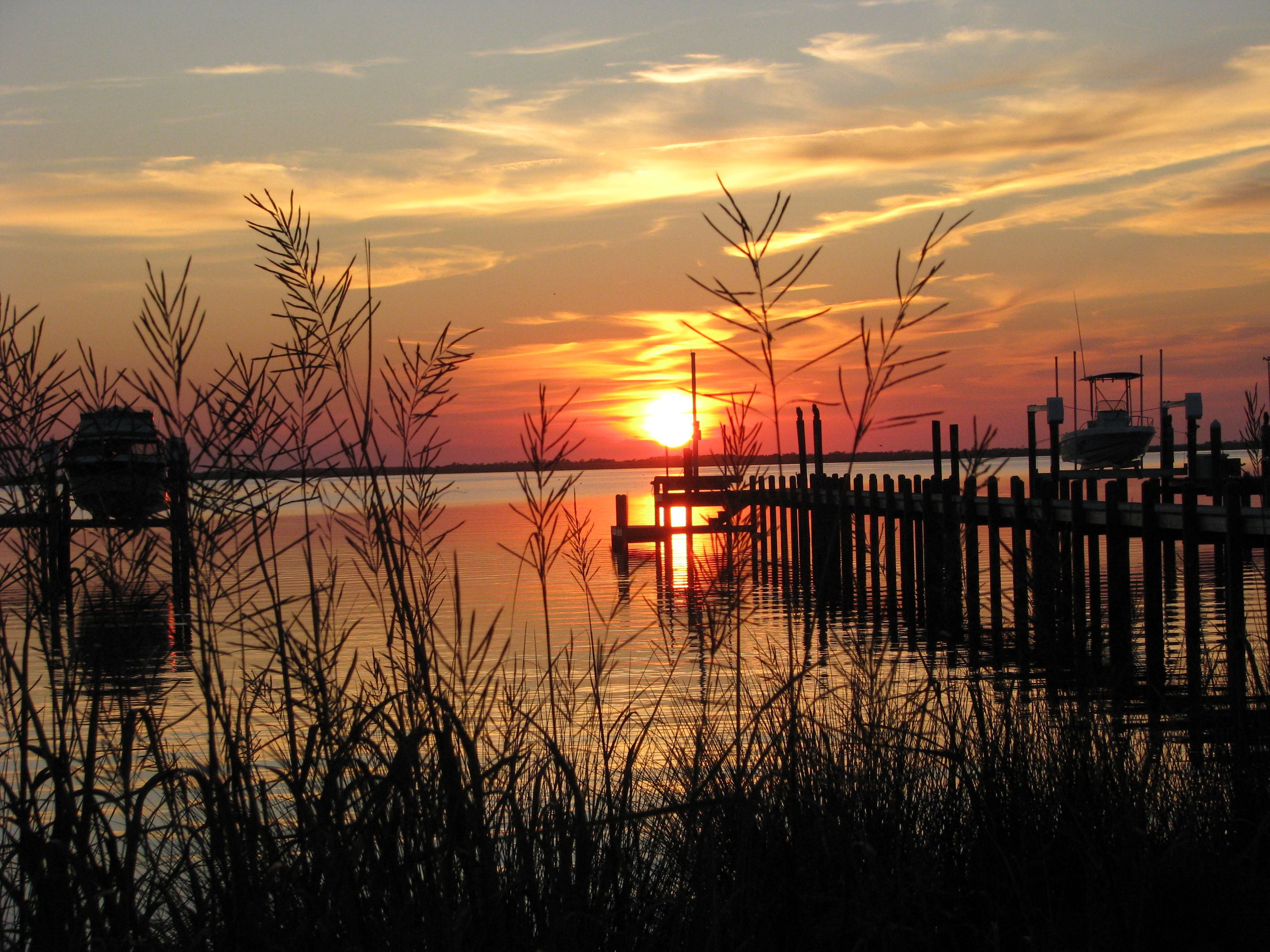 Sunset on the sound. #OuterBanks #OBX | Beautiful scenery's ...